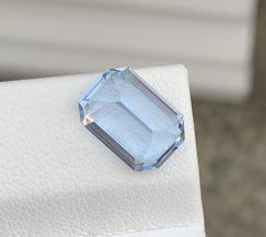 Natural Aquamarine Beryl Gemstone: 3.14 CT Emerald Cut
