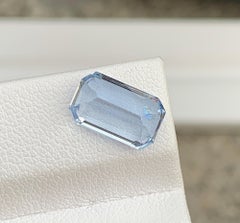 Natural Aquamarine Beryl Gemstone: 3.28 Carat Emerald Cut