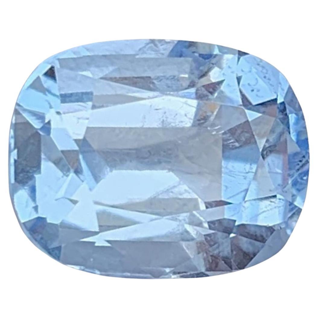 Natural Aquamarine Beryl Gemstone: 4.40 CT Fancy Cut in vendita