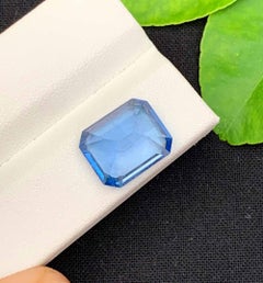 Natural Aquamarine Beryl Gemstone: 6.85 Carat Emerald Cut