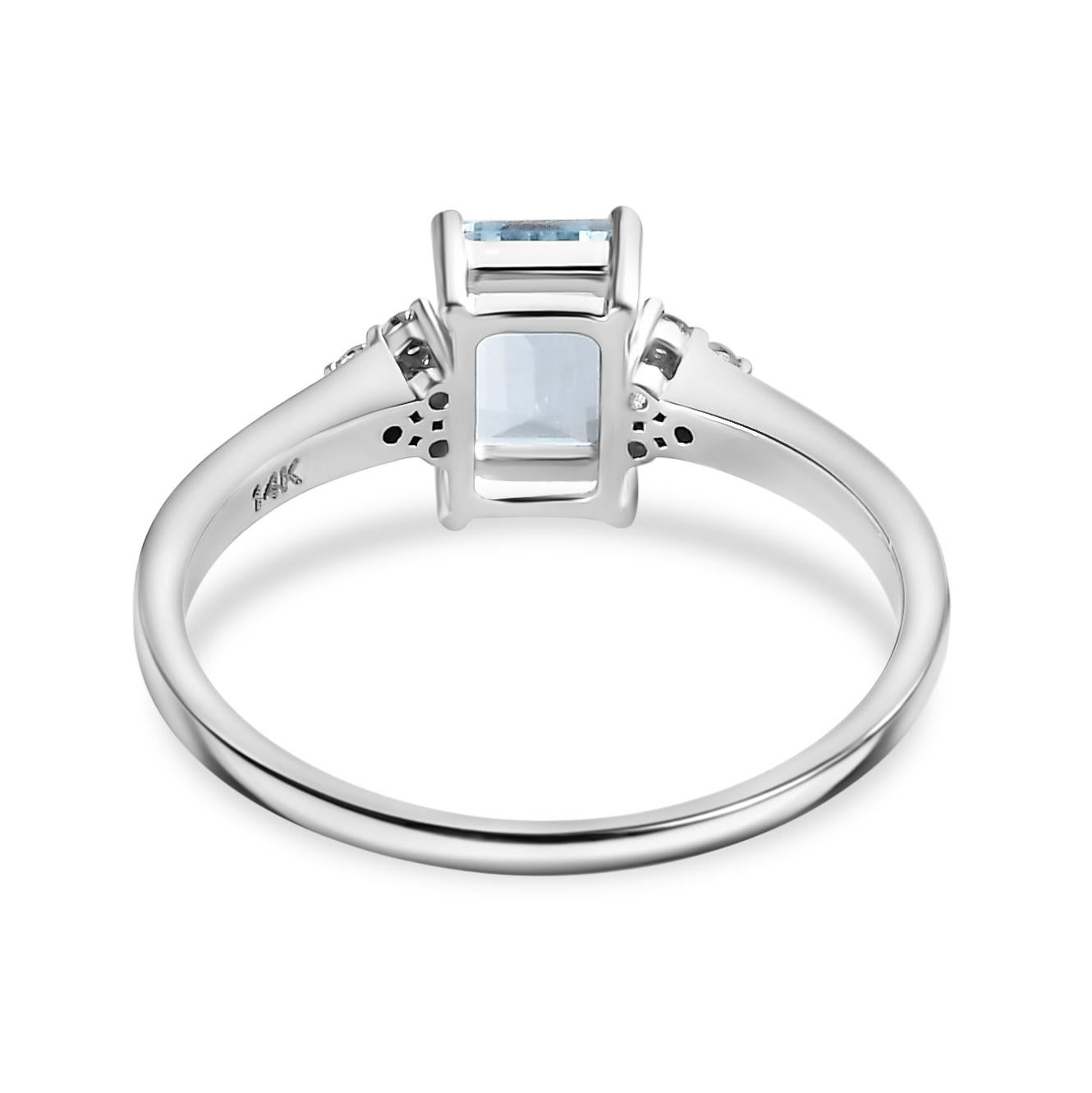 For Sale:  Natural Aquamarine Birthstone Diamond Wedding Ring for Her in 14k White Gold 7