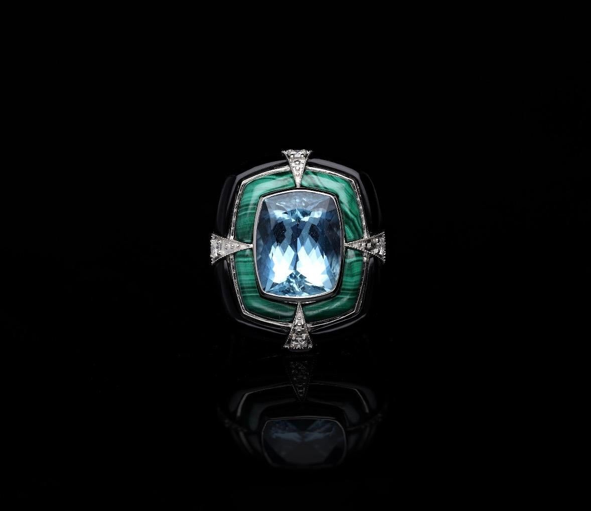 Natural Aquamarine Black Onyx Malachite And Diamond in 18k Gold Pour femmes en vente