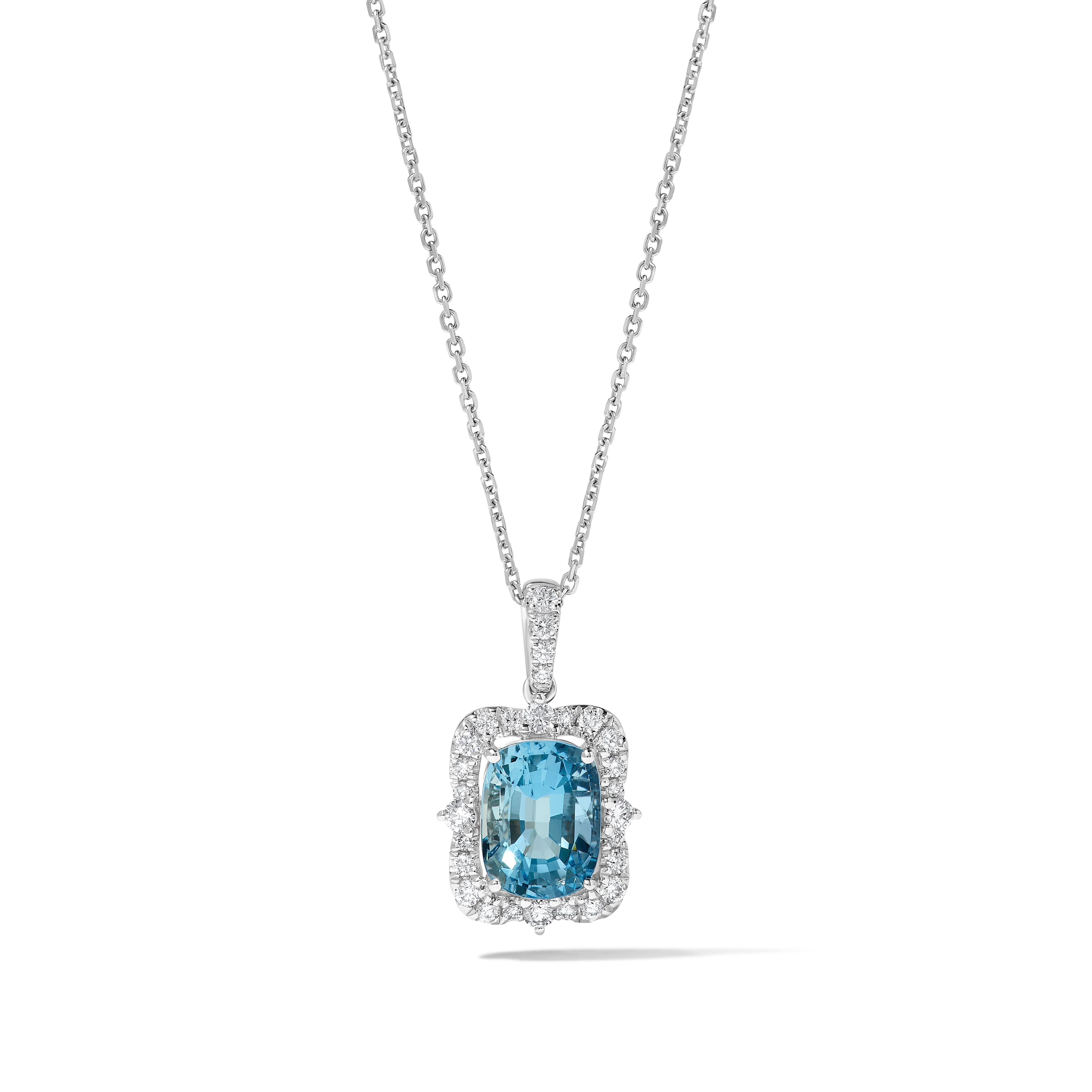 Contemporain Pendentif en or 2,72 carats poids total avec aigue-marine naturelle taille coussin en vente