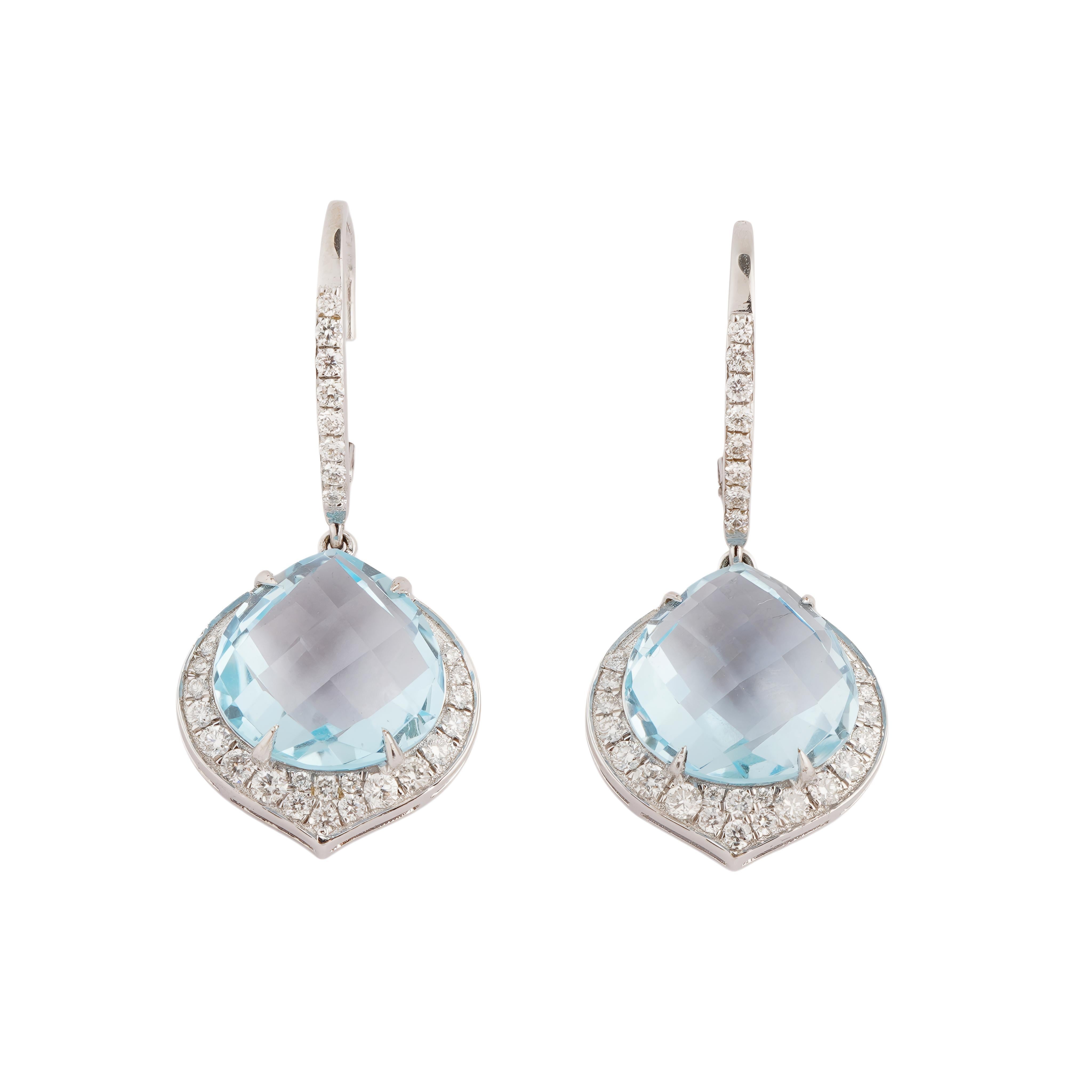 Natürlicher Aquamarin-Diamant-Ohrring aus 18 Karat Gold im Zustand „Neu“ im Angebot in jaipur, IN