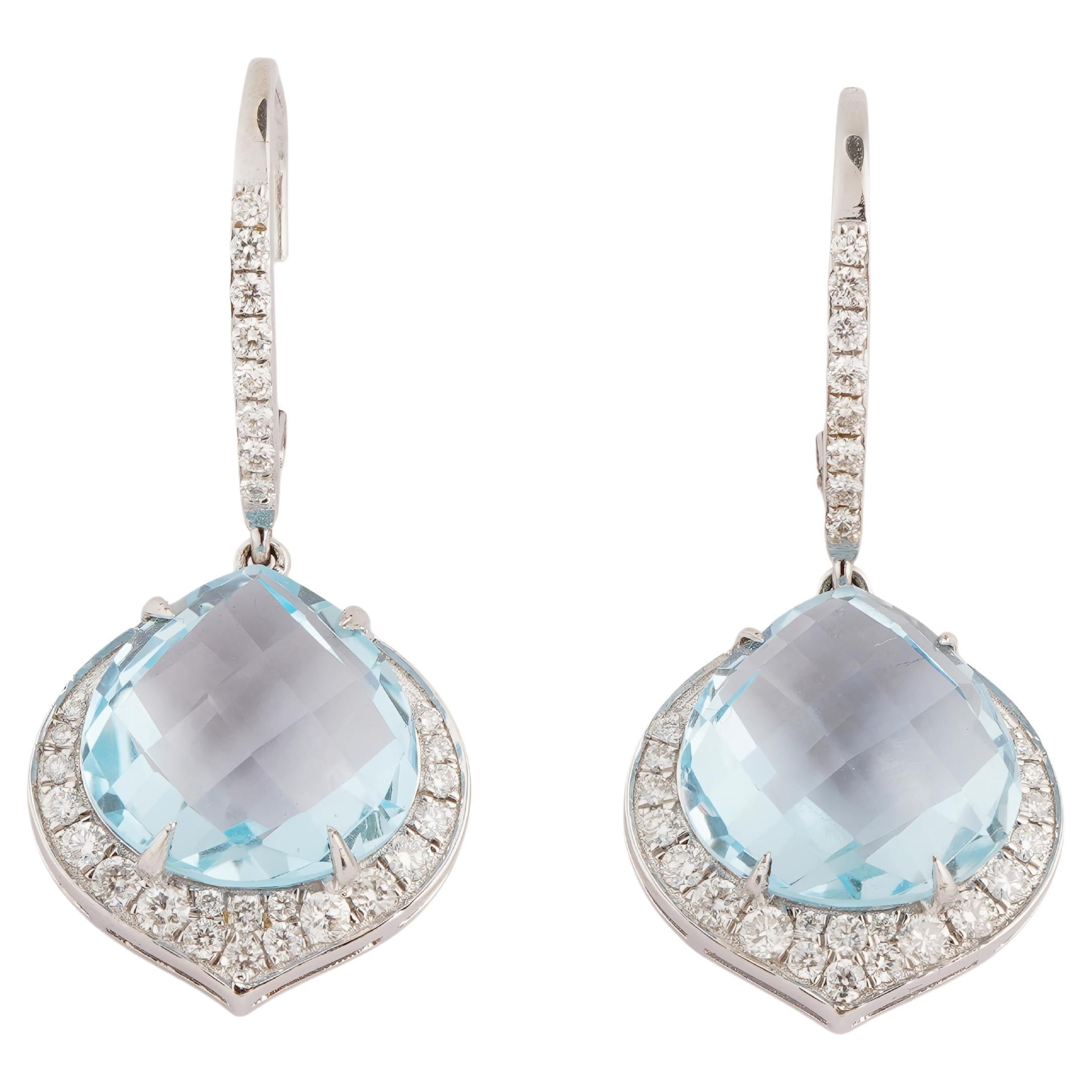 Pendiente de diamante aguamarina natural en oro de 18 quilates