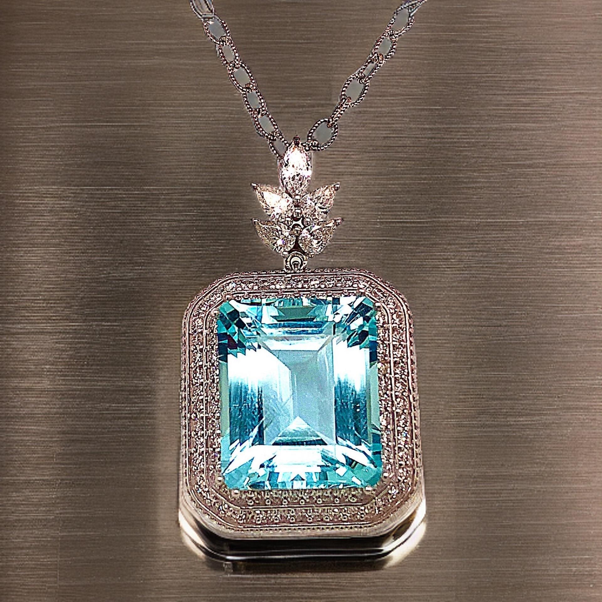 Natural Aquamarine Diamond Gold Necklace 18
