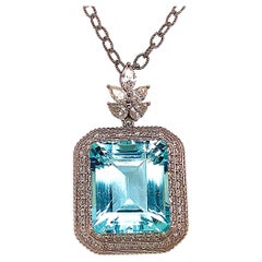 Collier en or 27 carats avec aigue-marine naturelle et diamant certifié GIA
