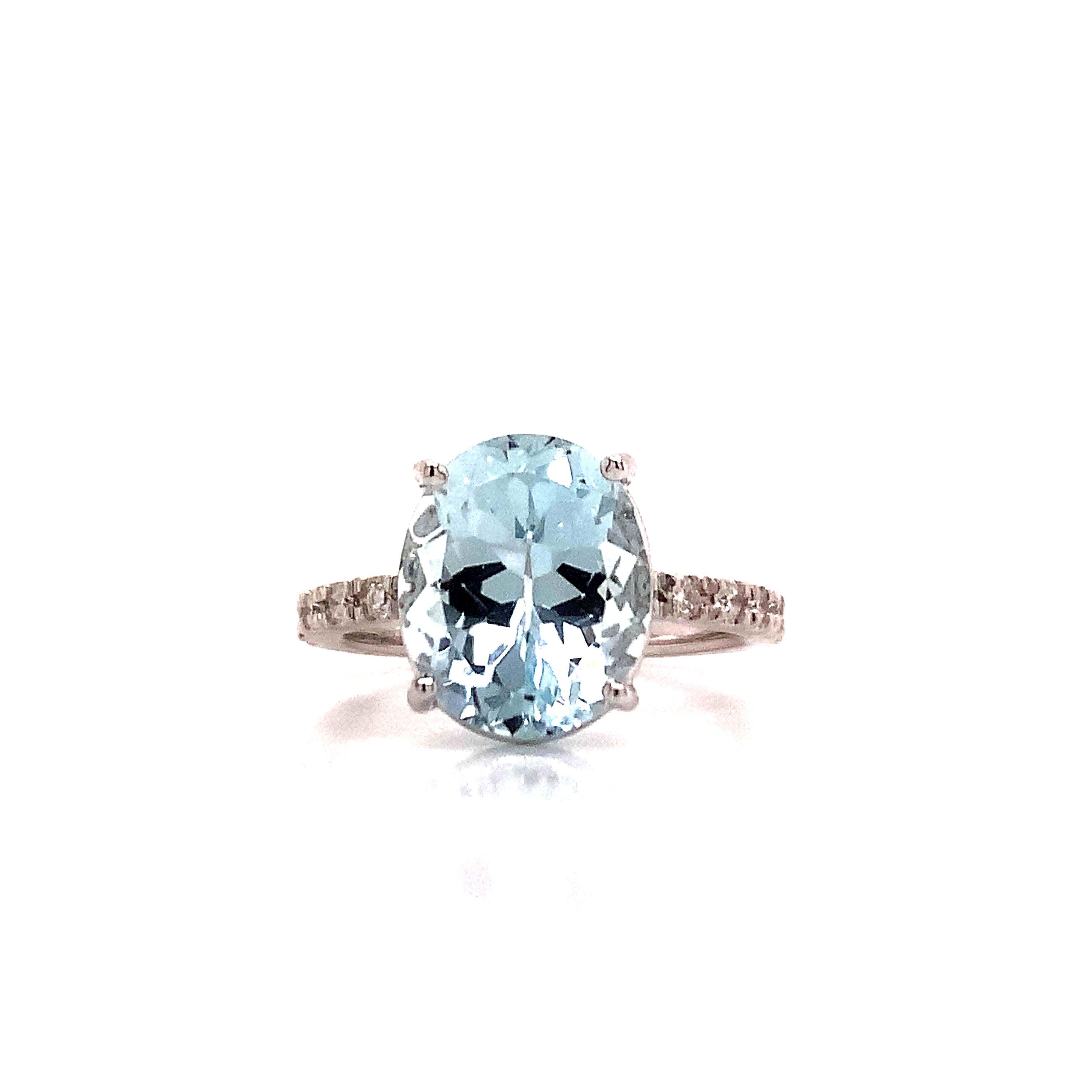 Bague en or blanc 14 carats avec aigue-marine naturelle certifiée TCW 5,09 carats en vente 3