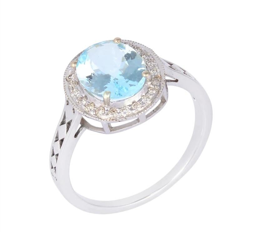 Women's Natural Aquamarine & Diamond Ring 18K gold For Sale