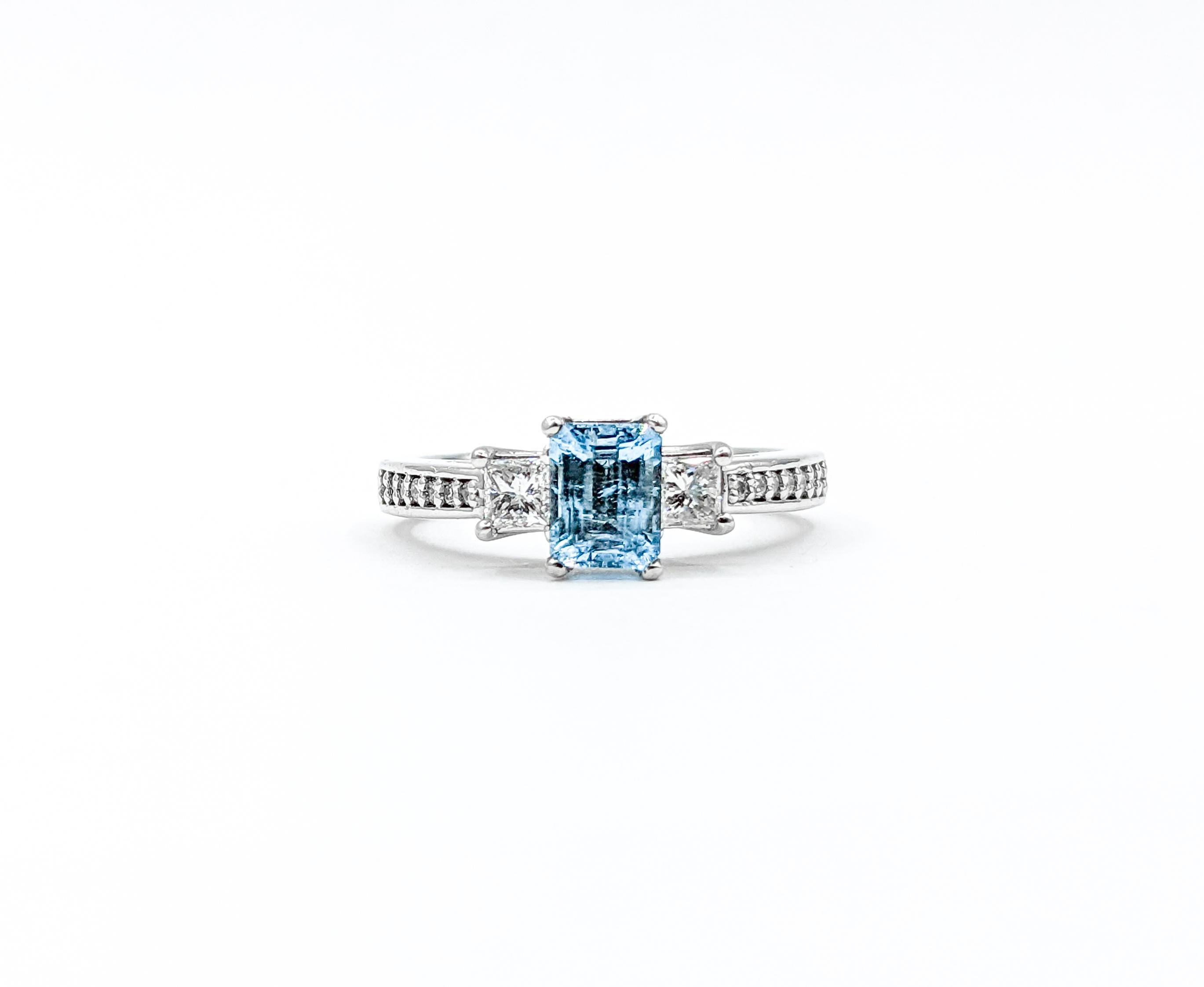 Natural Aquamarine & Diamond Ring For Sale 4