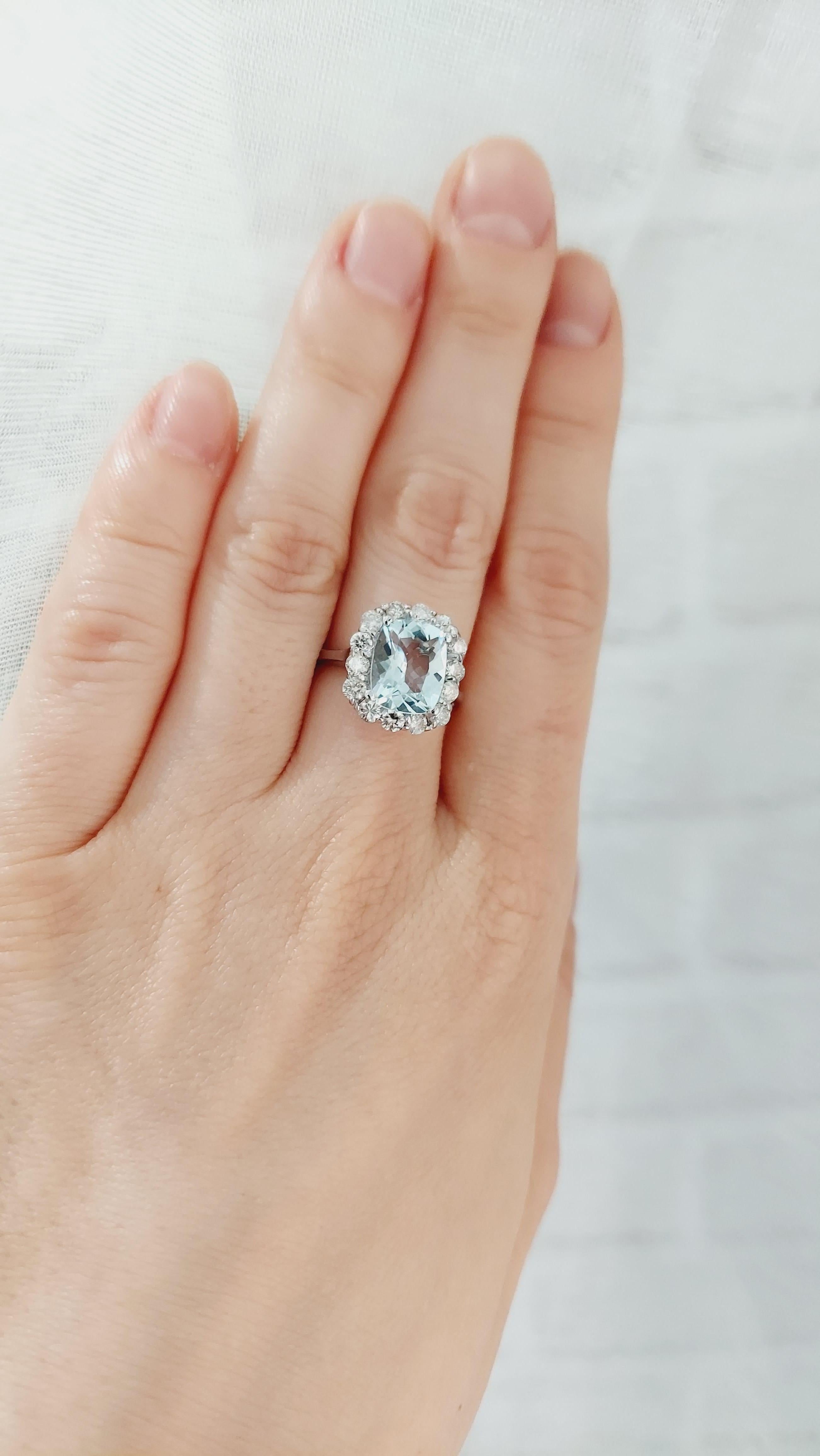 De las mujeres Anillo De Diamantes Aguamarina Natural En Oro Blanco De 14 Quilates en venta