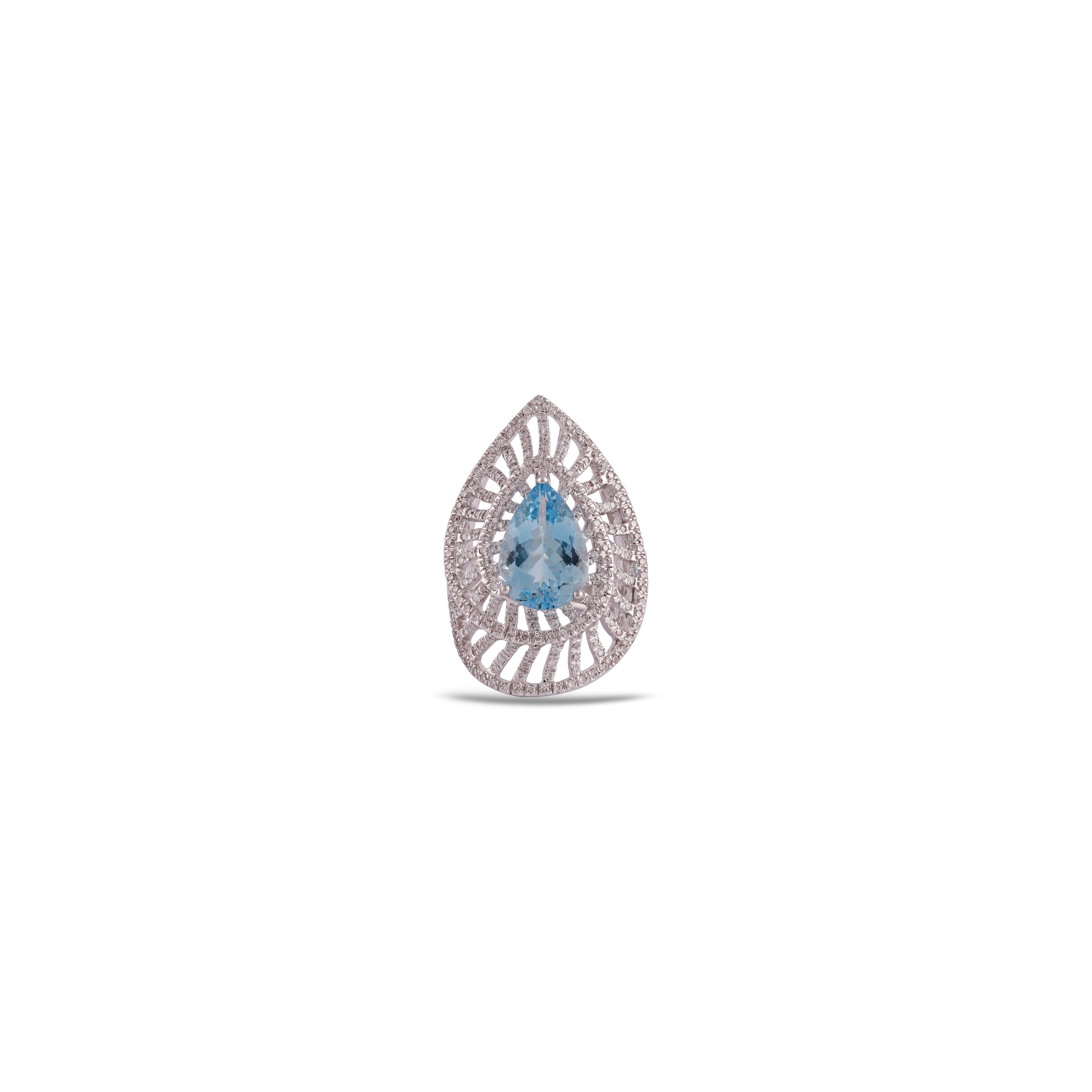 Dieser elegante Aquamarin- und Diamantring aus 18-karätigem Weißgold zeichnet sich durch eine hohe Qualität aus.  Aquamarin 3,71 Karat mit 287 Diamanten 1,27 Karat.
Der gesamte Ring ist aus 18k Weißgold gefertigt.
 Es ist ein klassischer Ring. 