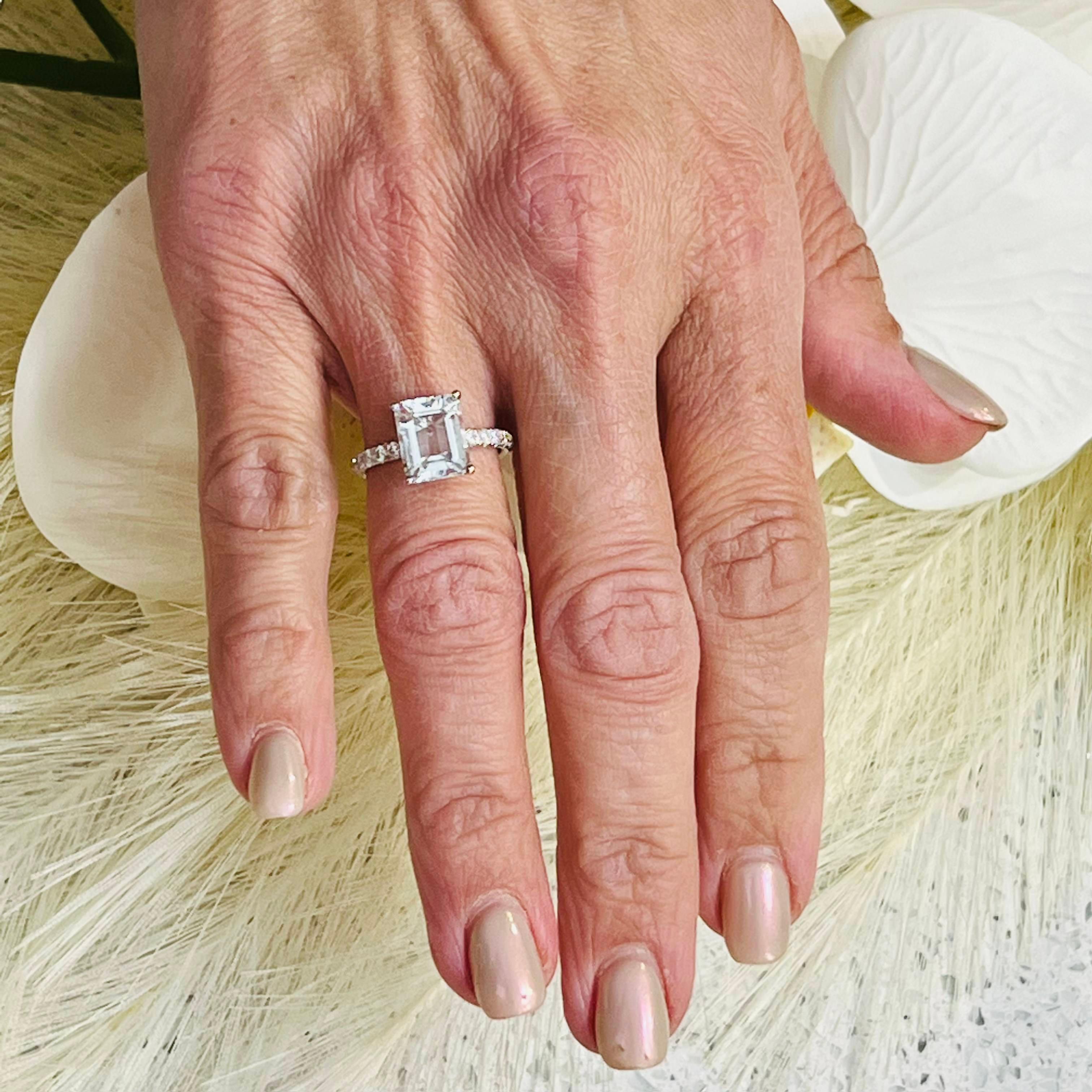 Natürlicher Aquamarin Diamant Ring Größe 6,5 14k W Gold 3,29 TCW zertifiziert $4.950 217106

SCHIMMERT WIE EIN DIAMANT

Dies ist ein einzigartiges, maßgeschneidertes, glamouröses Schmuckstück!

Nichts sagt mehr 