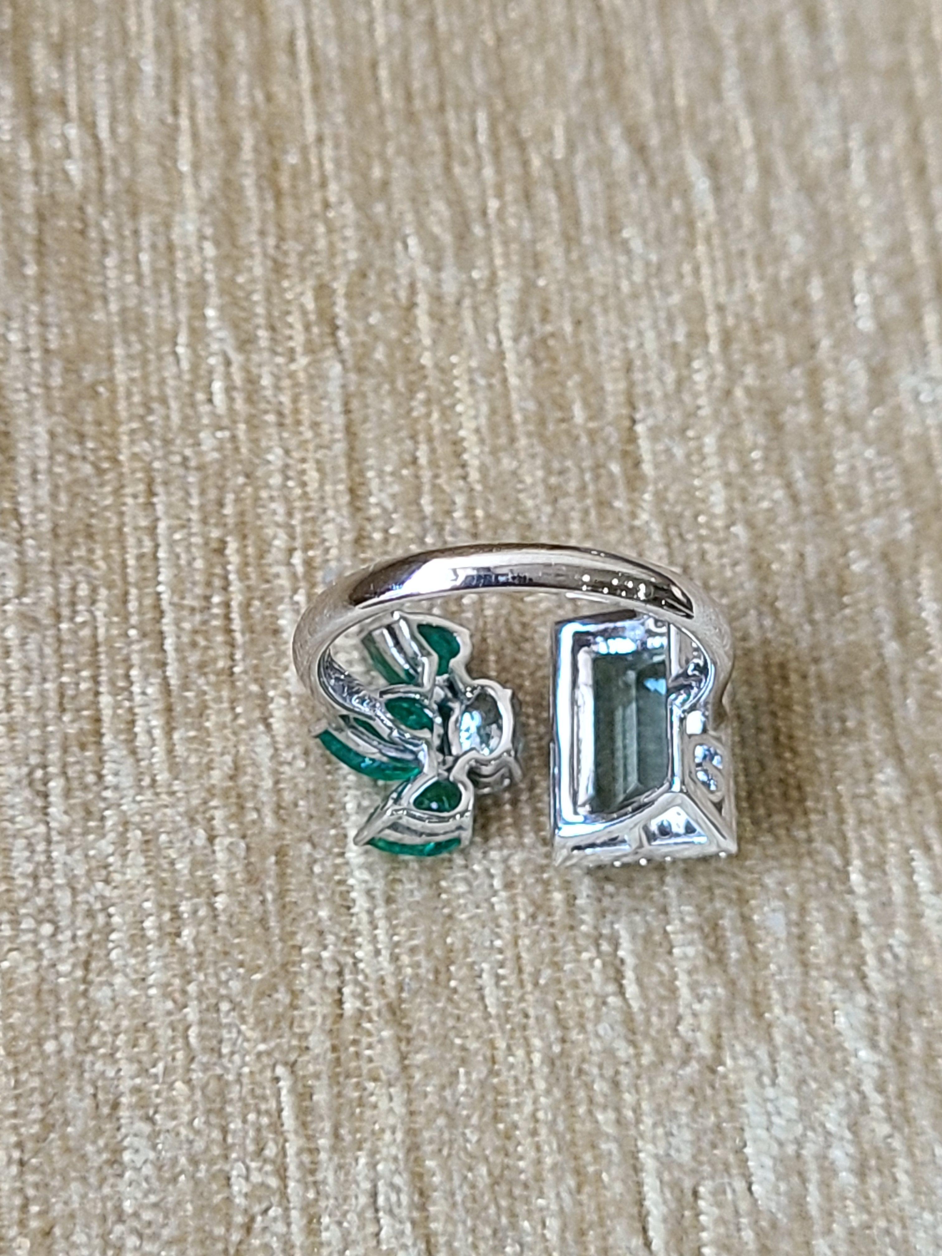 Natural Aquamarine, Emerald and Diamond Ring Set in 18 Karat Gold In New Condition In Hong Kong, HK