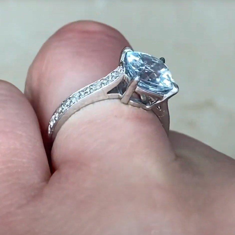 Verlobungsring mit natürlichem Aquamarin (ca. 1,50 Karat), Platin (Ungeschliffen) im Angebot