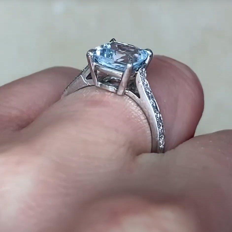 Verlobungsring mit natürlichem Aquamarin (ca. 1,50 Karat), Platin im Zustand „Hervorragend“ im Angebot in New York, NY