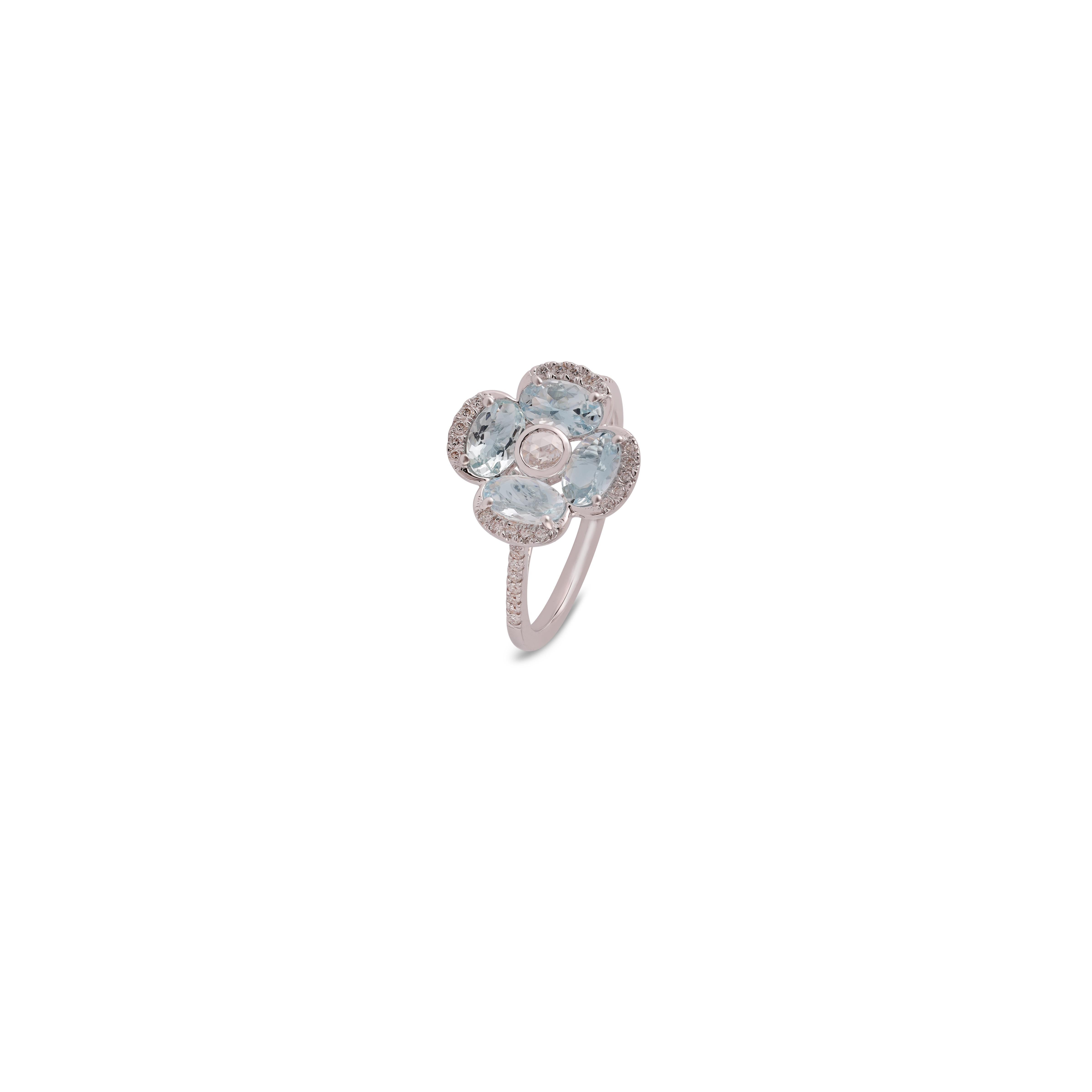 Oval Cut Natural Aquamarine Four-Stone Flower Ring in 18k White Gold For Sale