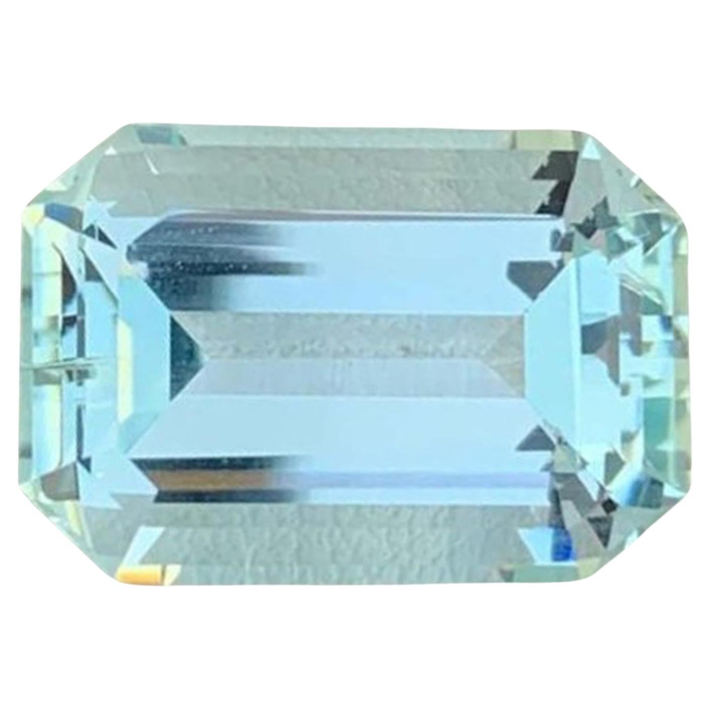 Natural Aquamarine Gemstone: 11.67 Carats, Pakistan Origin, March Birthstone im Angebot
