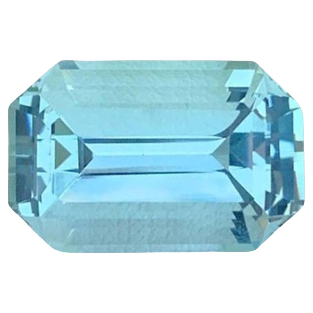 Natural Aquamarine Gemstone: 8.20 Carat March Birthstone From Pakistan en vente