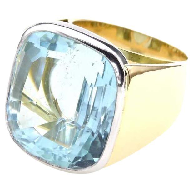 Natural aquamarine of 26.14 carats ring in 18k gold For Sale