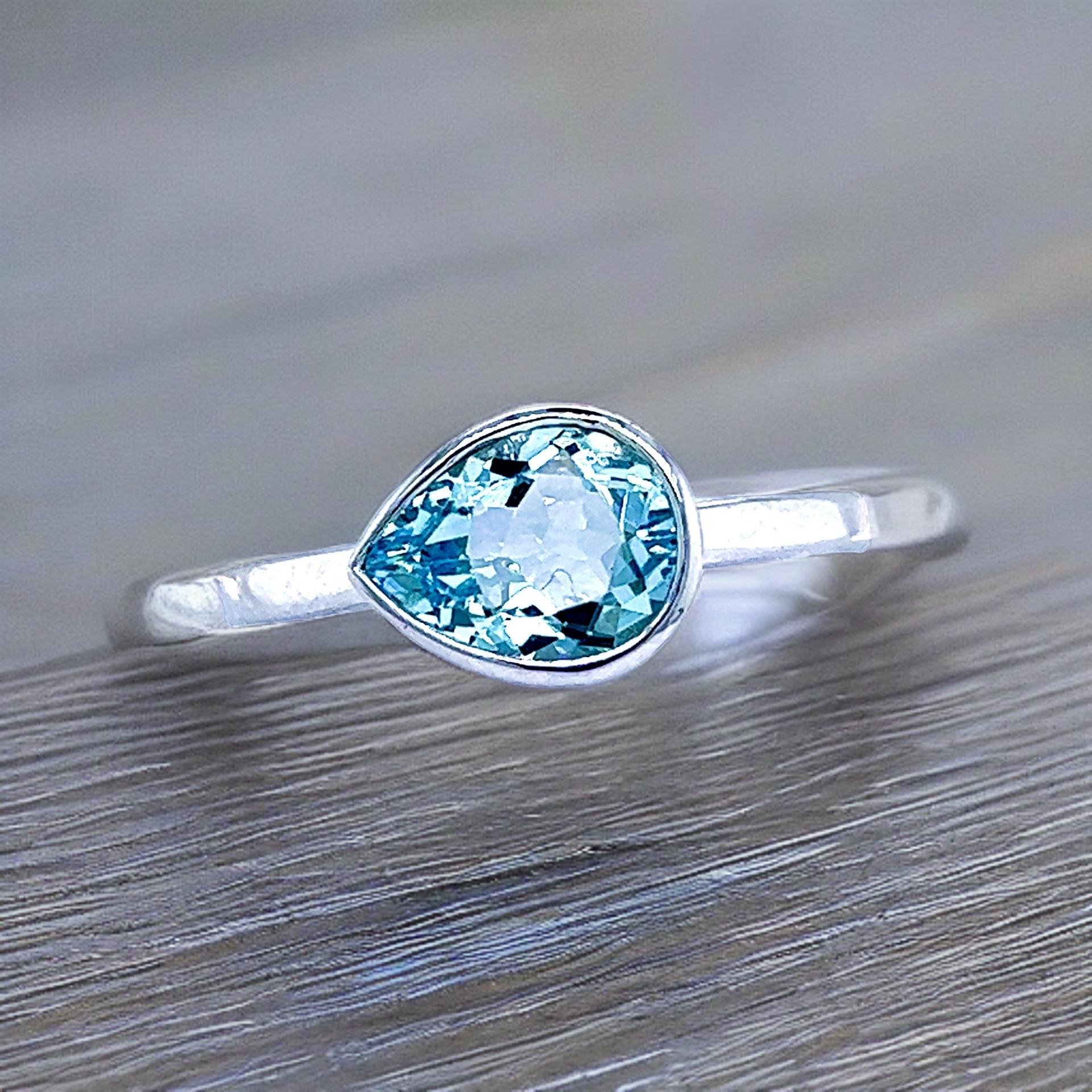 Natural Aquamarine Ring 6.5 14k W Gold 1.37 TCW Certified In New Condition For Sale In Brooklyn, NY