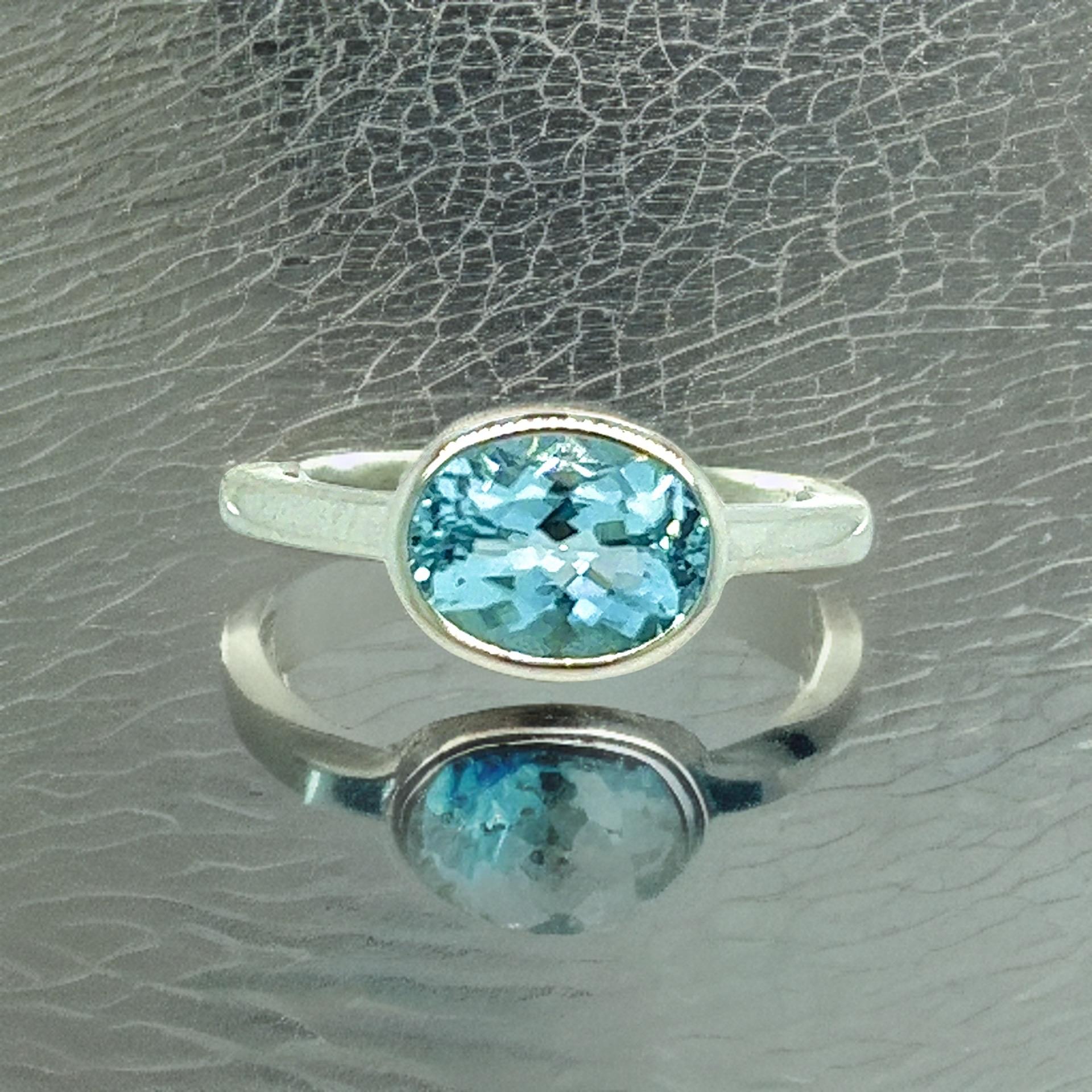 Anillo Aguamarina Natural 6.5 Oro 14k W 1.64 TCW Certificado en venta 9