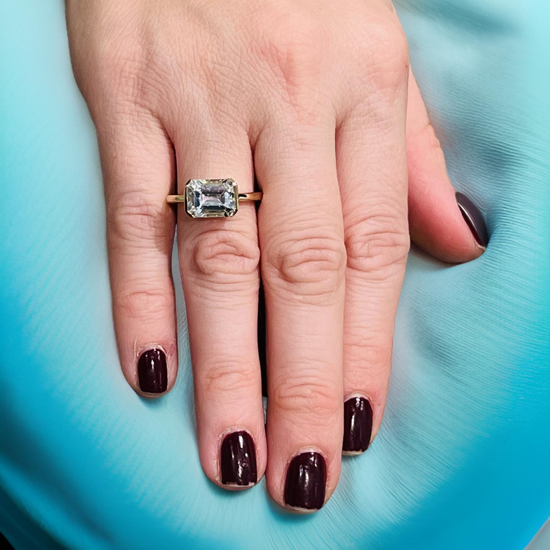 Bague aigue-marine naturelle 6,5 or jaune 14 carats certifiée TCW 2,94 en vente 5