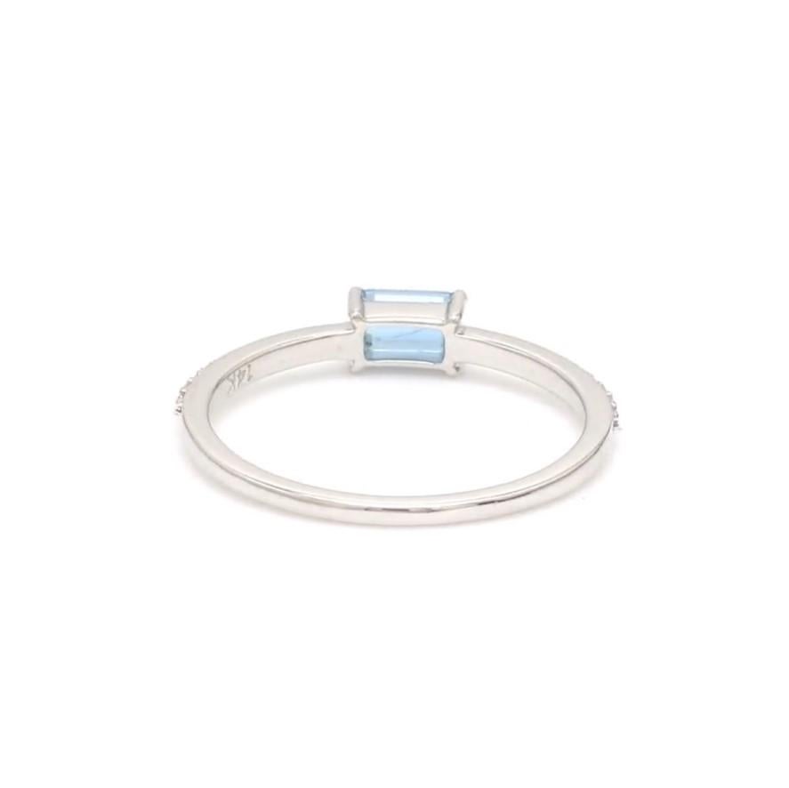 Taglio Asscher Anello con acquamarina naturale in oro 14k in vendita