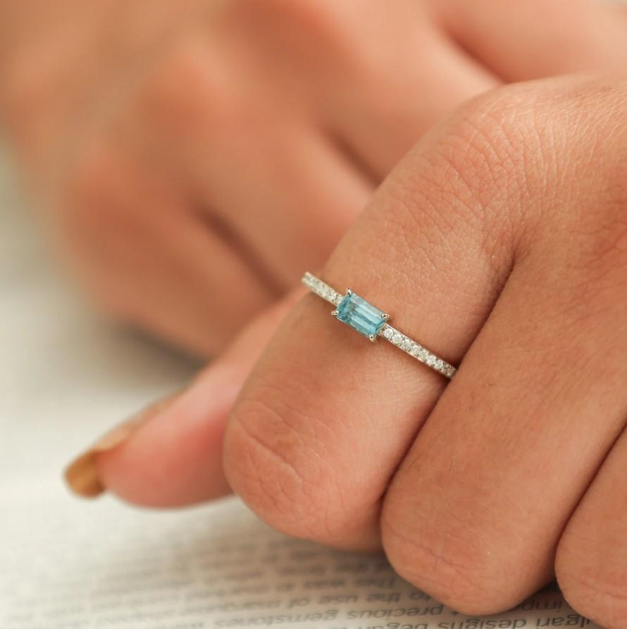 Anello con acquamarina naturale in oro 14k In condizioni Nuovo in vendita a New York, NY