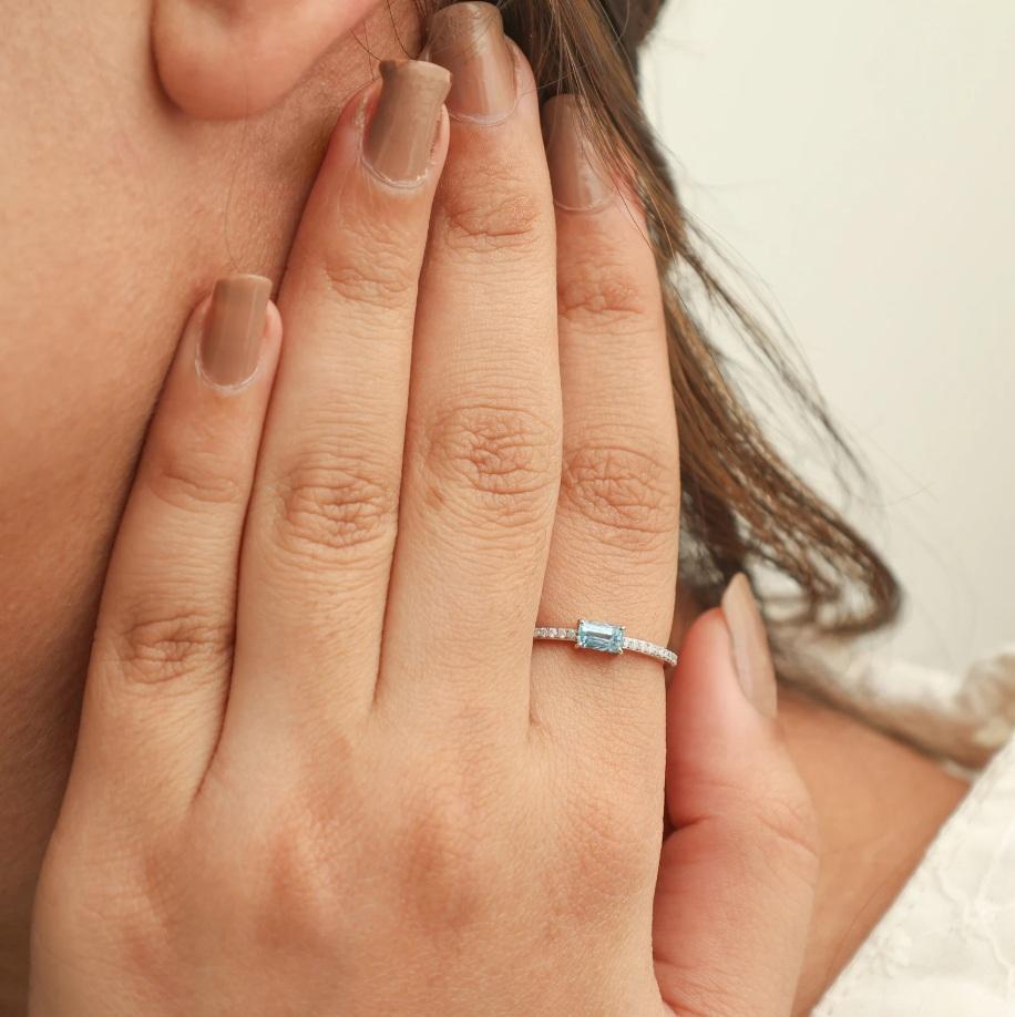 De las mujeres Natural aquamarine ring in 14k gold en venta
