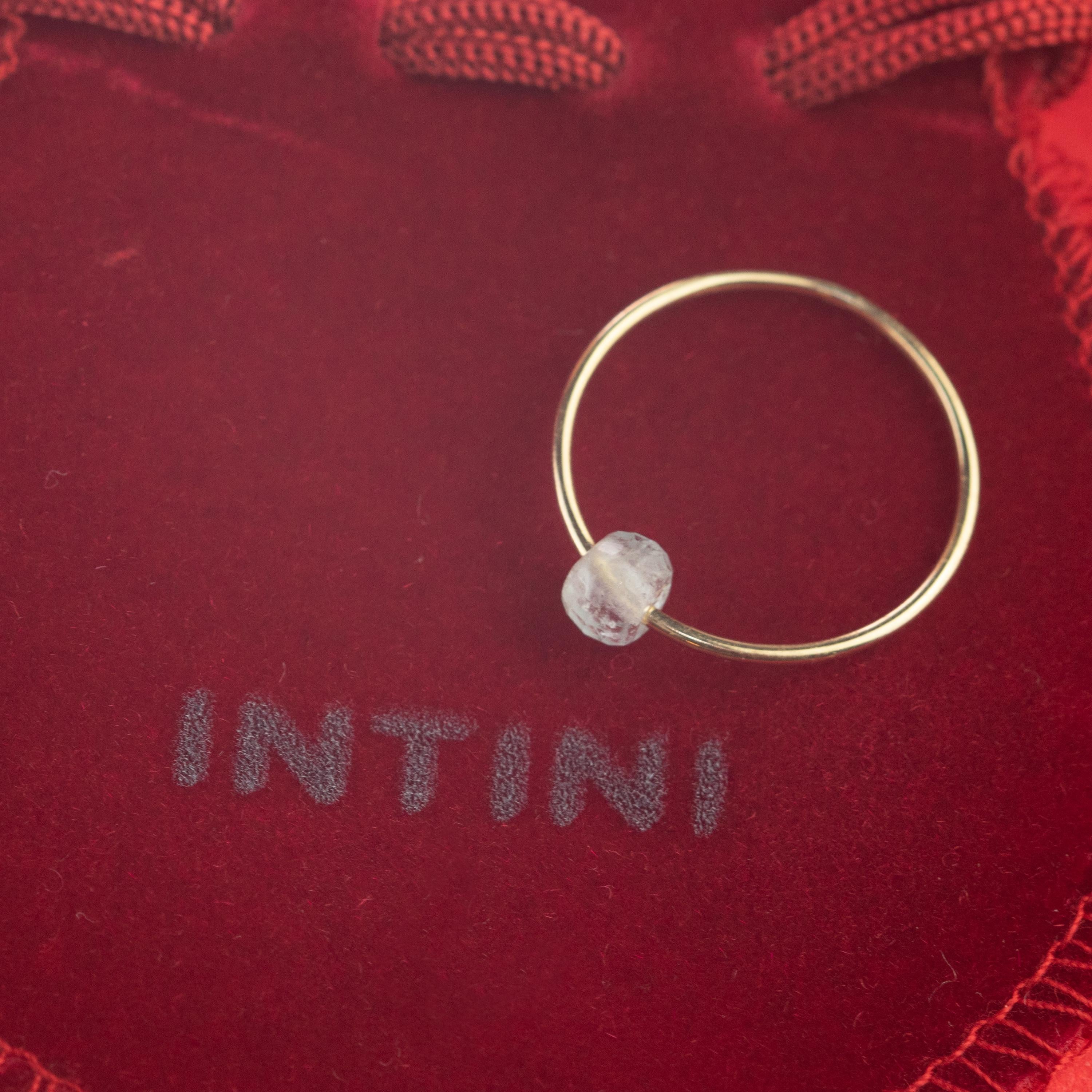 Moderno Anello in oro 18 carati Planet Uranus Boho Chic con acquamarina naturale e solitario a rondelle in vendita