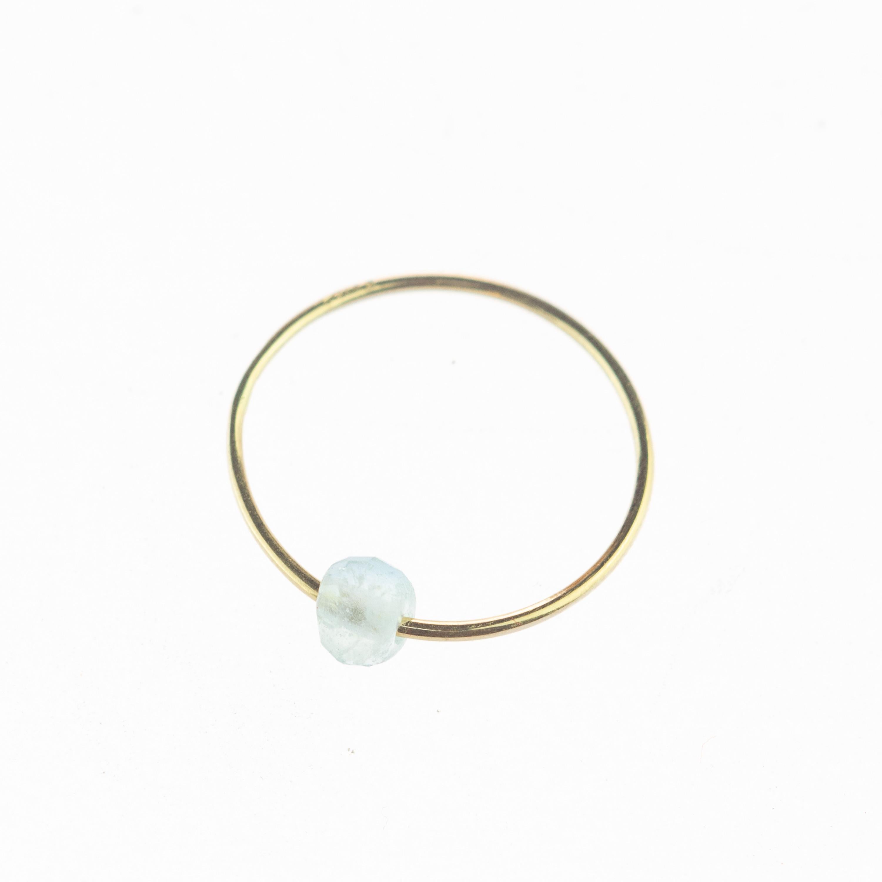 Anello in oro 18 carati Planet Uranus Boho Chic con acquamarina naturale e solitario a rondelle In condizioni Nuovo in vendita a Milano, IT