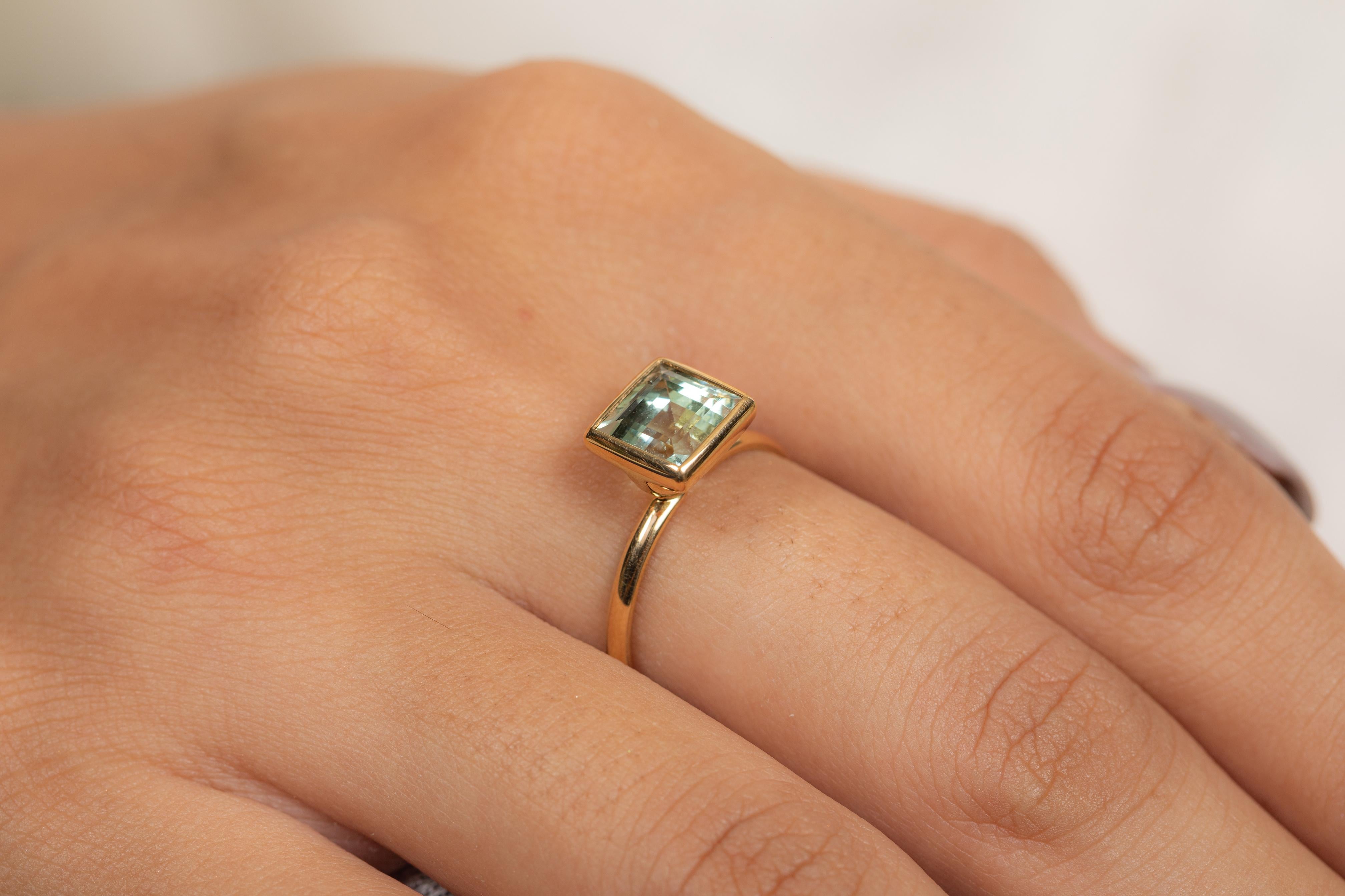For Sale:  Natural Aquamarine Square Cut Gemstone Ring in 18K Yellow Gold 2