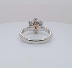 Verlobungsring mit natürlichem rosa und weißem Argyle-Diamant-Blumen-Cluster