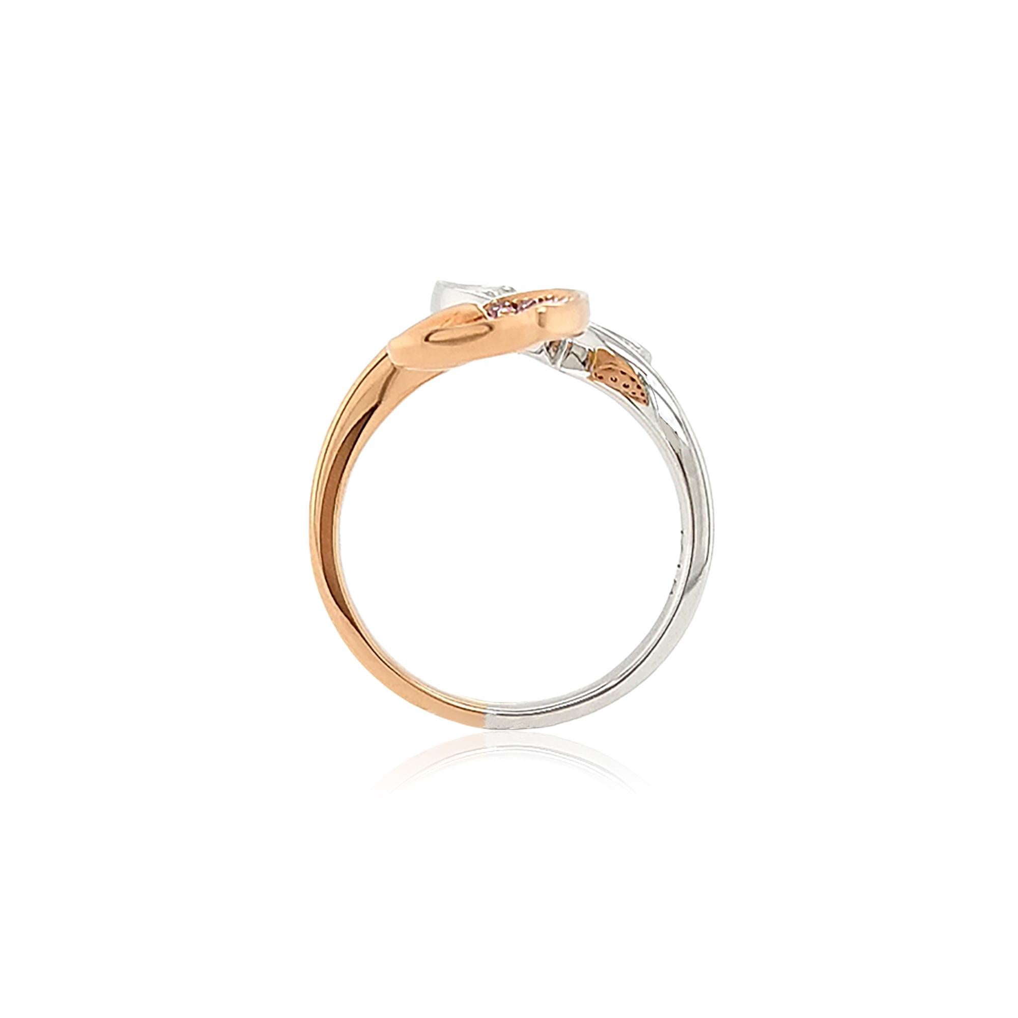 Contemporary Natural Argyle Pink Diamond White Diamond 18K Gold Cocktail Ring