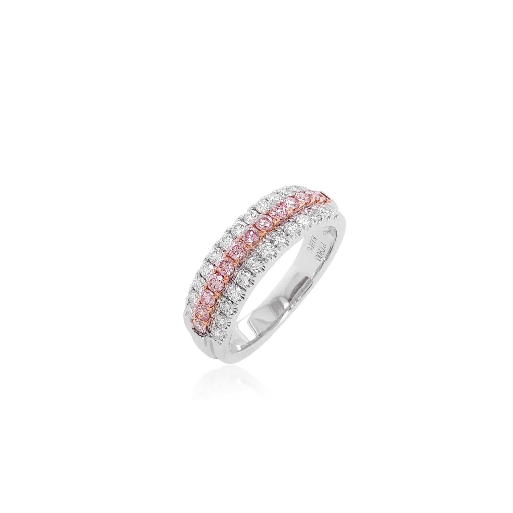 Taglio rotondo Anello a fascia in platino con diamante rosa e diamante bianco naturale Argyle in vendita