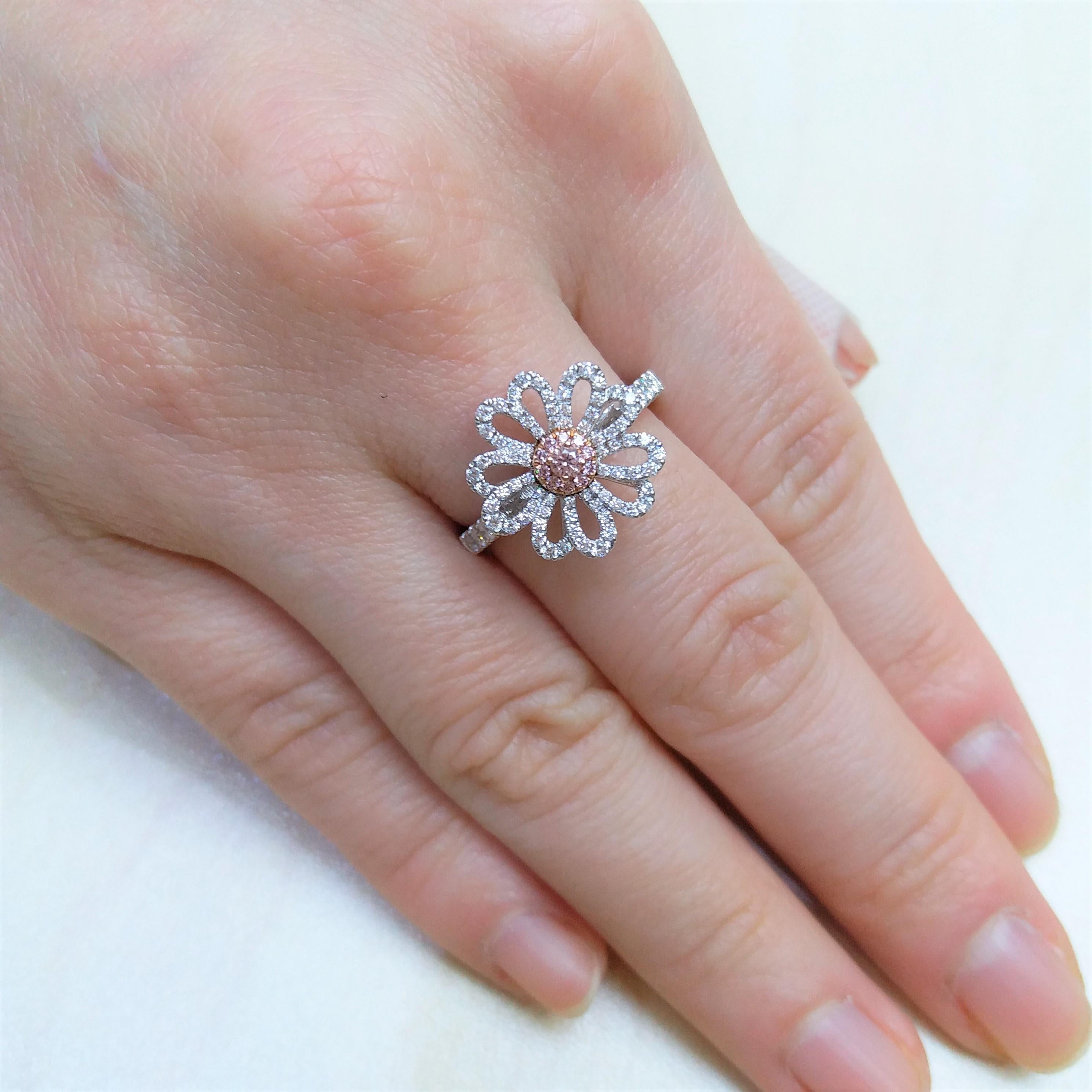 Anello di fidanzamento con diamante rosa naturale Argyle in platino e oro rosa 18 carati in vendita 1