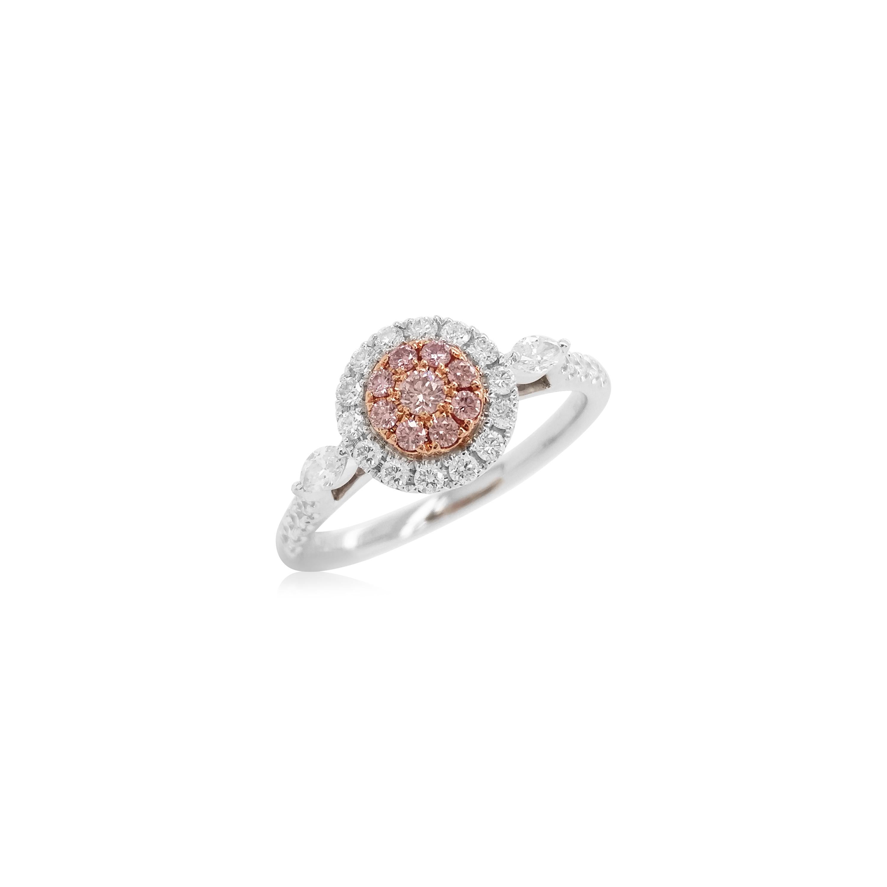Brautring aus Platin mit natürlichem Argyle-Rosa-Diamant und weißem Diamant (Brillantschliff) im Angebot