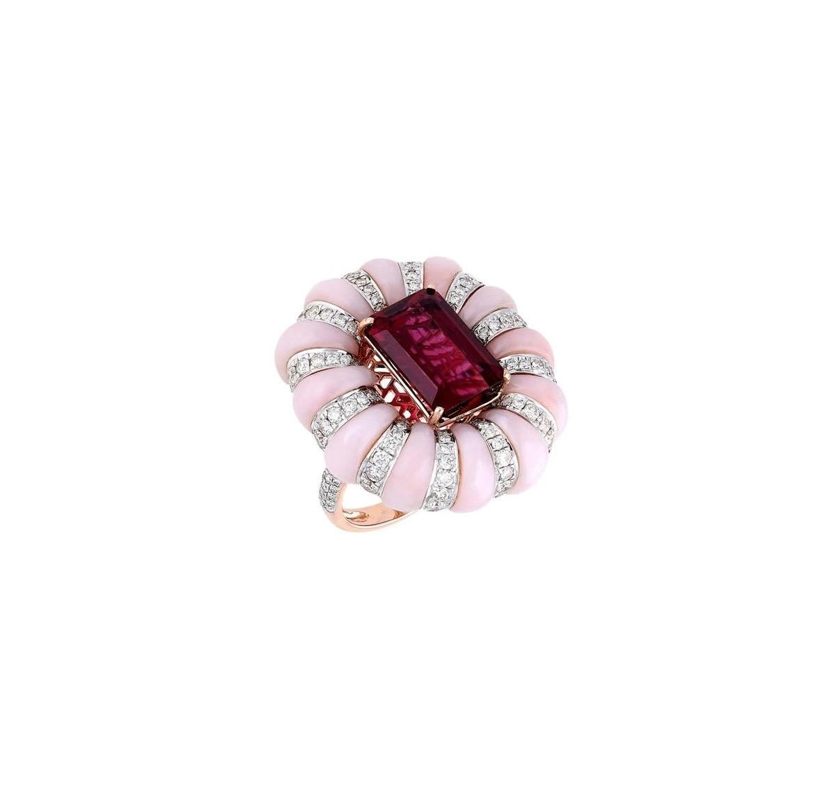 Donna Anello Art Deco con rubellite naturale e diamante opale in oro 18 carati in vendita