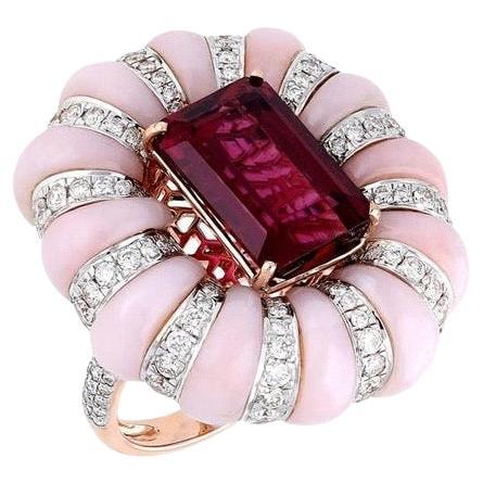 Anello Art Deco con rubellite naturale e diamante opale in oro 18 carati in vendita