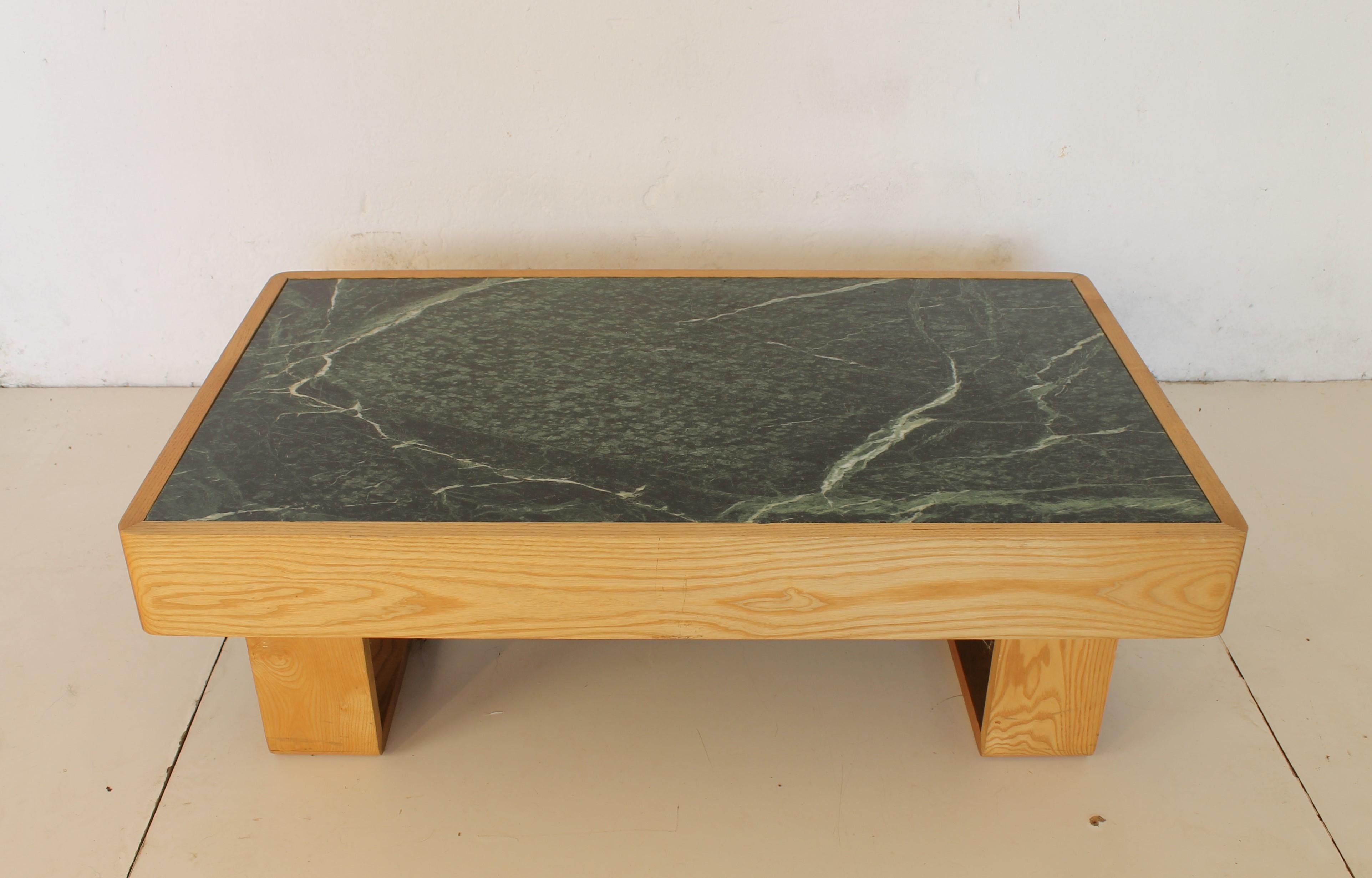 Mid-Century Modern Table basse en frêne naturel et marbre vert, Italie, 1970 en vente