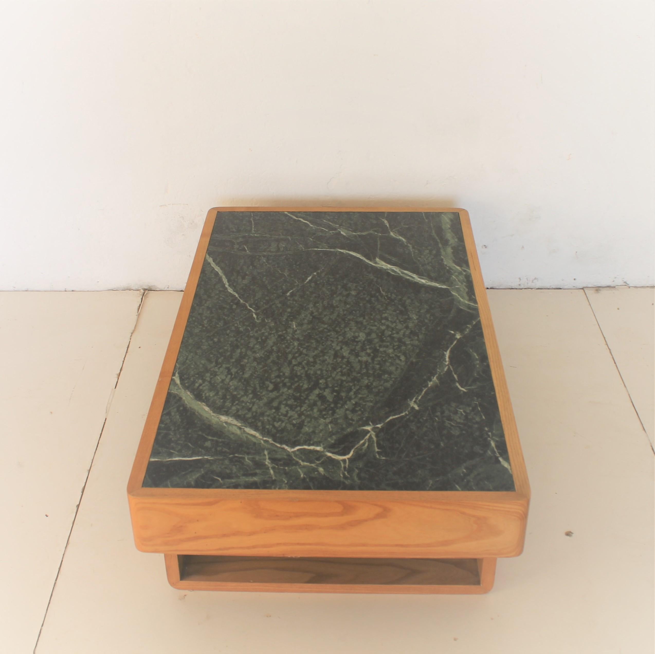 Fin du 20e siècle Table basse en frêne naturel et marbre vert, Italie, 1970 en vente