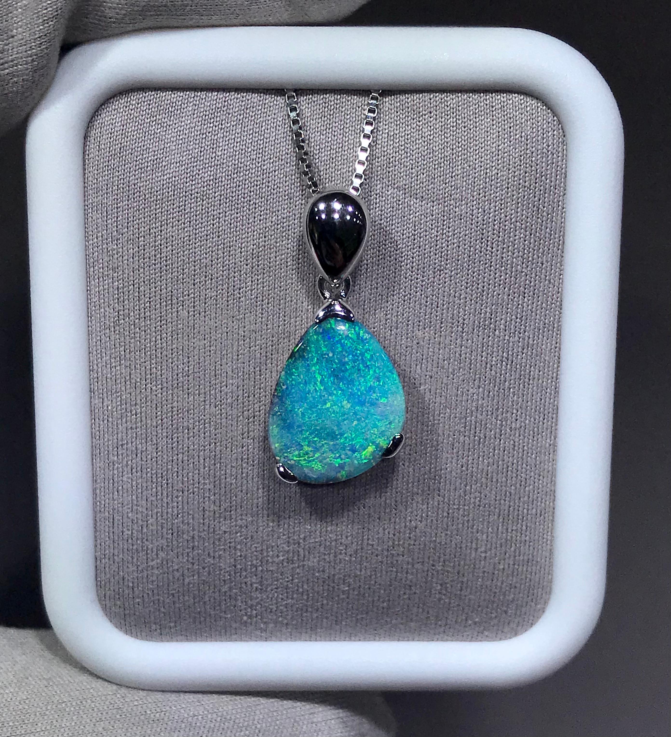 Contemporain Collier pendentif en or blanc 18 carats avec opale de roche australienne naturelle de 3,99 carats