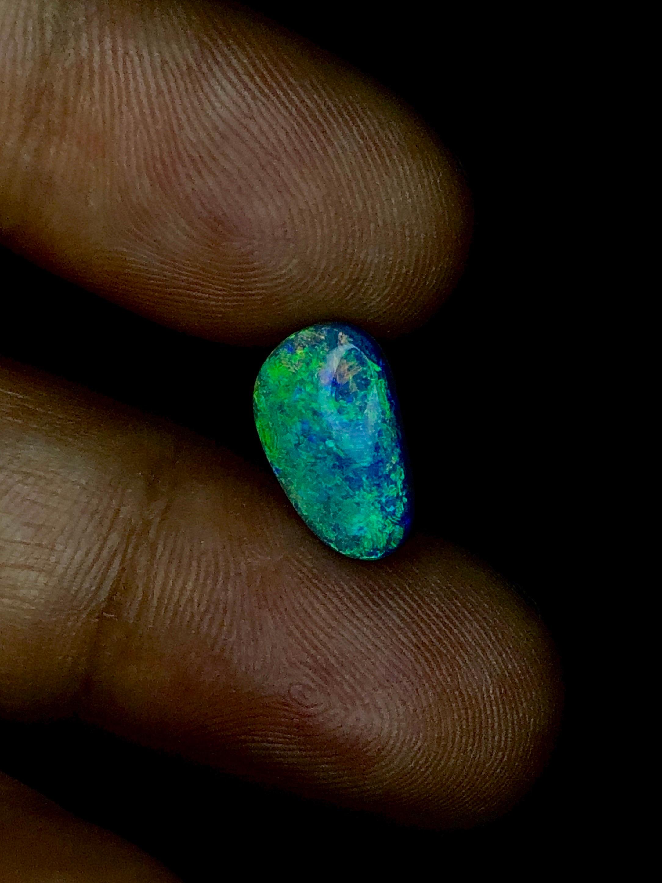 Natürlicher australischer Opal GRS 3,53 ct  im Zustand „Neu“ im Angebot in Bangkok, TH