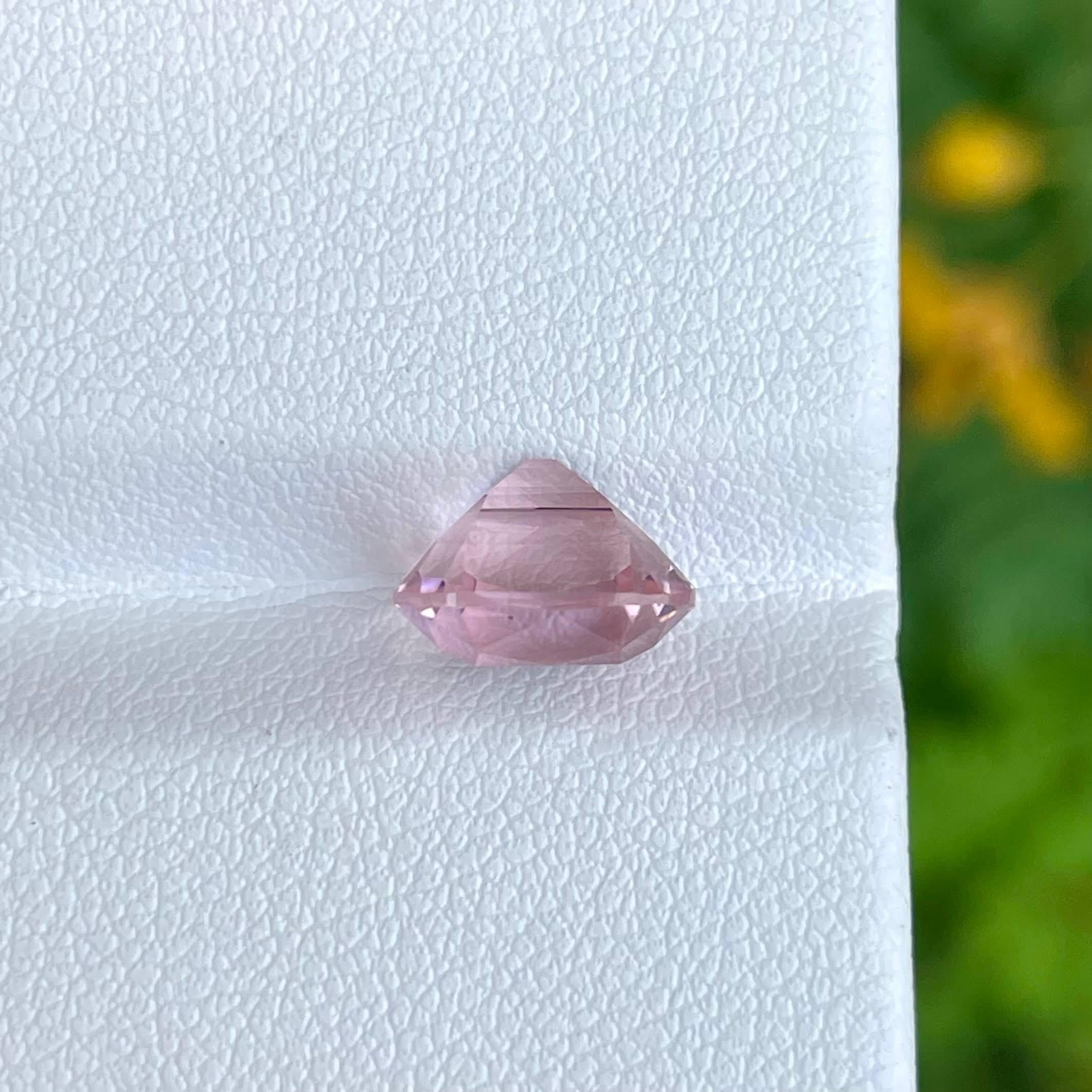 Tourmaline rose bébé de 3,25 carats, pierre précieuse nigériane taille coussin en vente 2