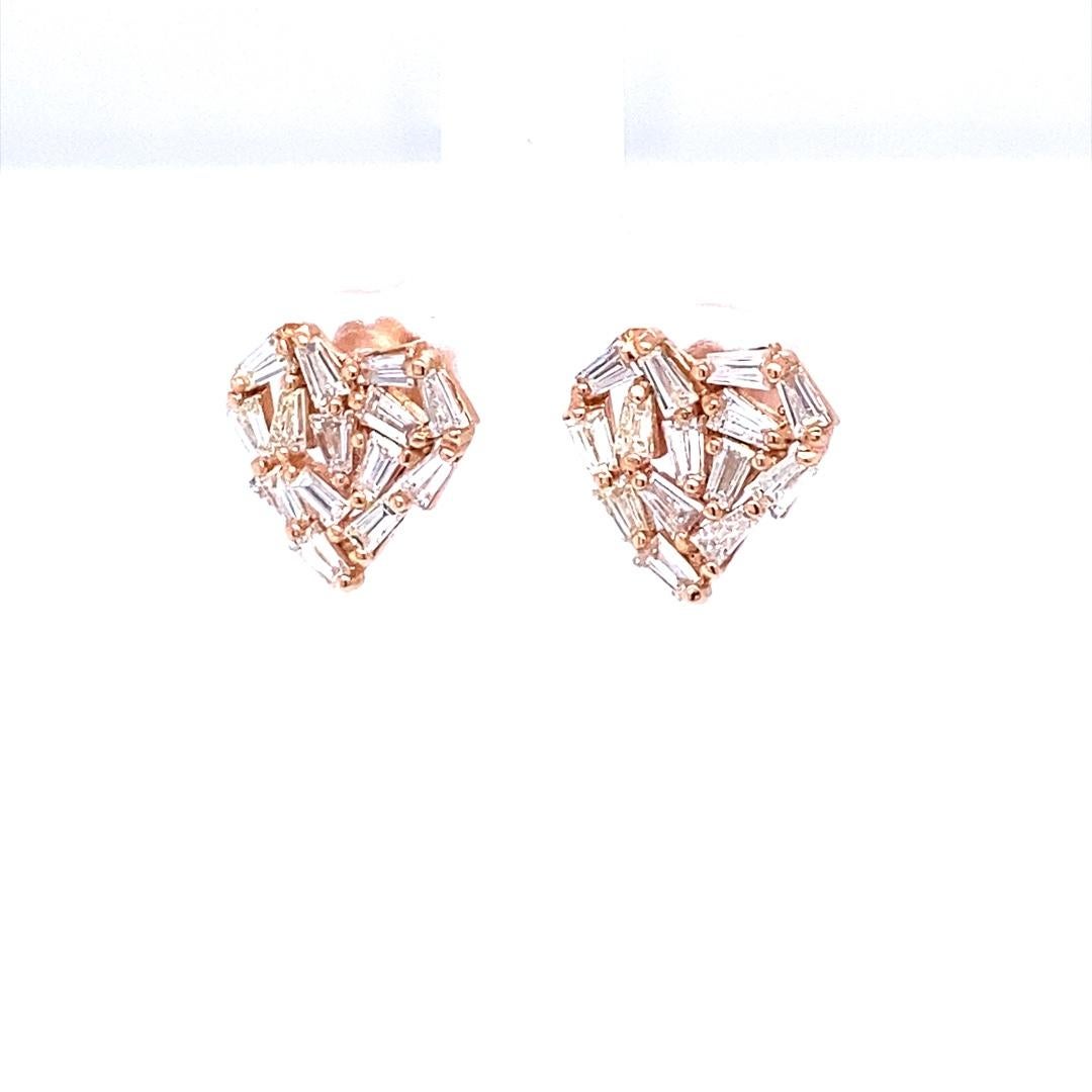 Clous d'oreilles en or rose 14 carats avec diamants naturels taille baguette de 1,38 carat

Des boucles d'oreilles mignonnes et délicates qui font de l'effet !

Les 28 diamants taille baguette qui pèsent 1,38 carats (pureté : VS, couleur : H)  sont