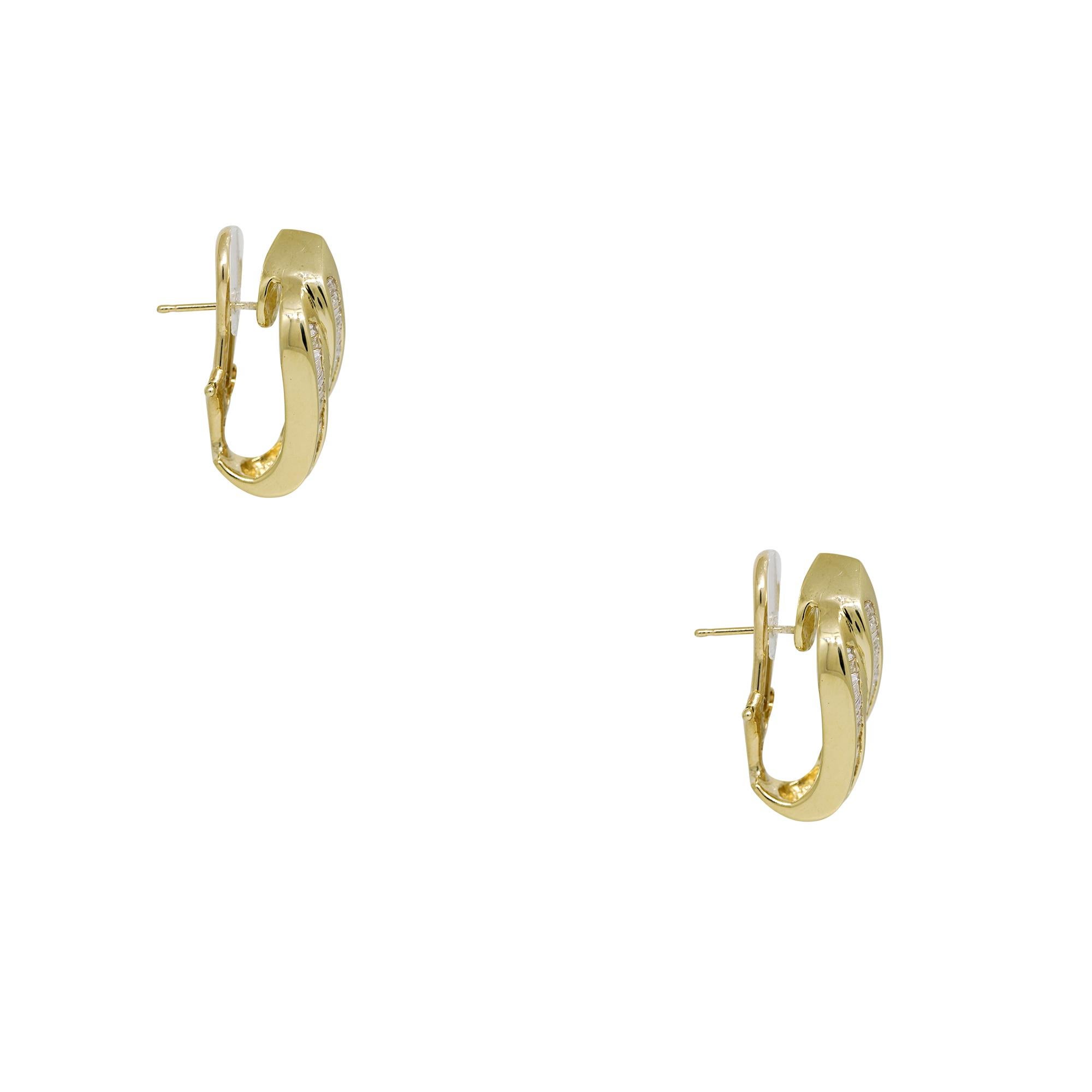 Moderne Boucles d'oreilles torsadées en or 18 carats avec diamants naturels taille baguette de 1,52 carat en vente