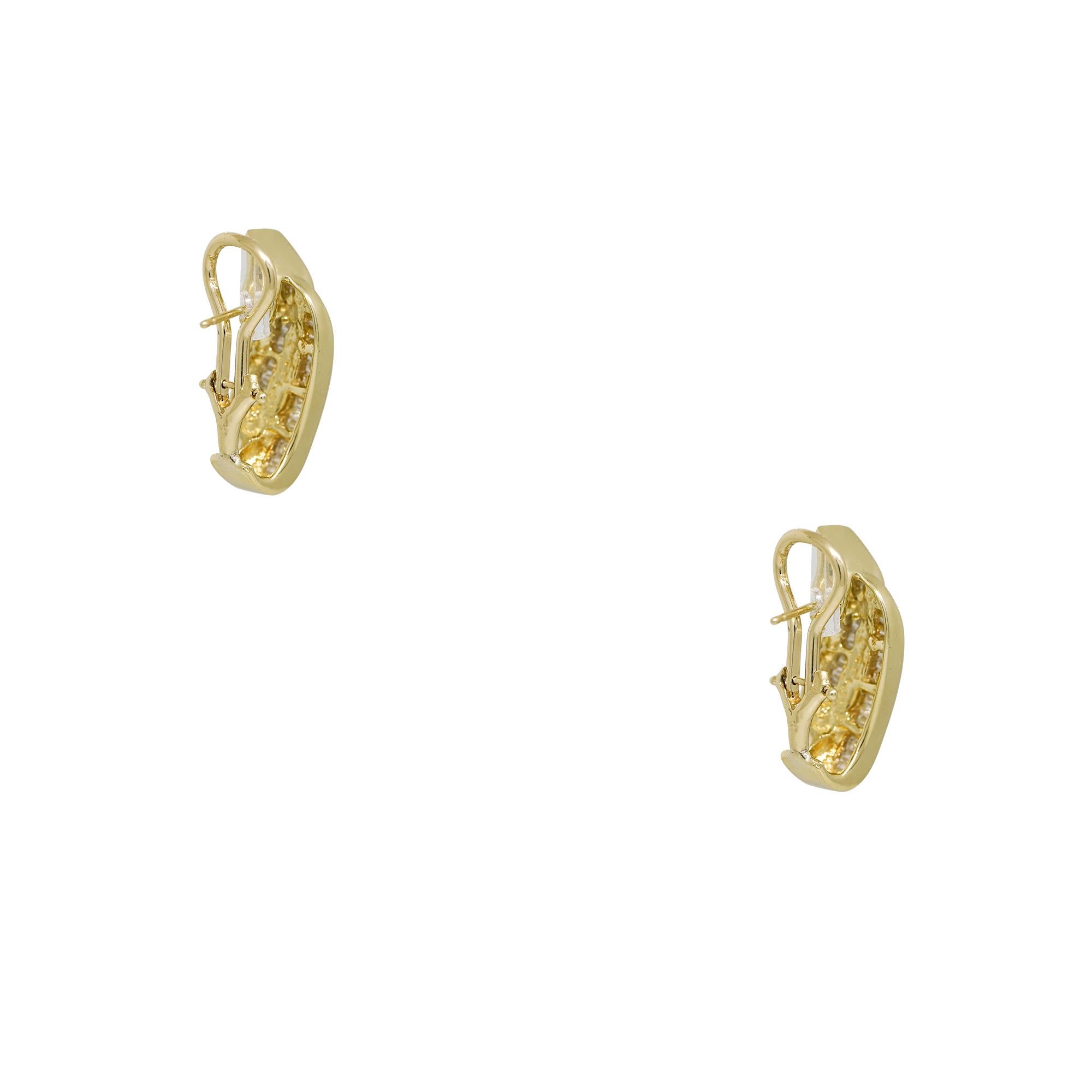 Taille baguette Boucles d'oreilles torsadées en or 18 carats avec diamants naturels taille baguette de 1,52 carat en vente