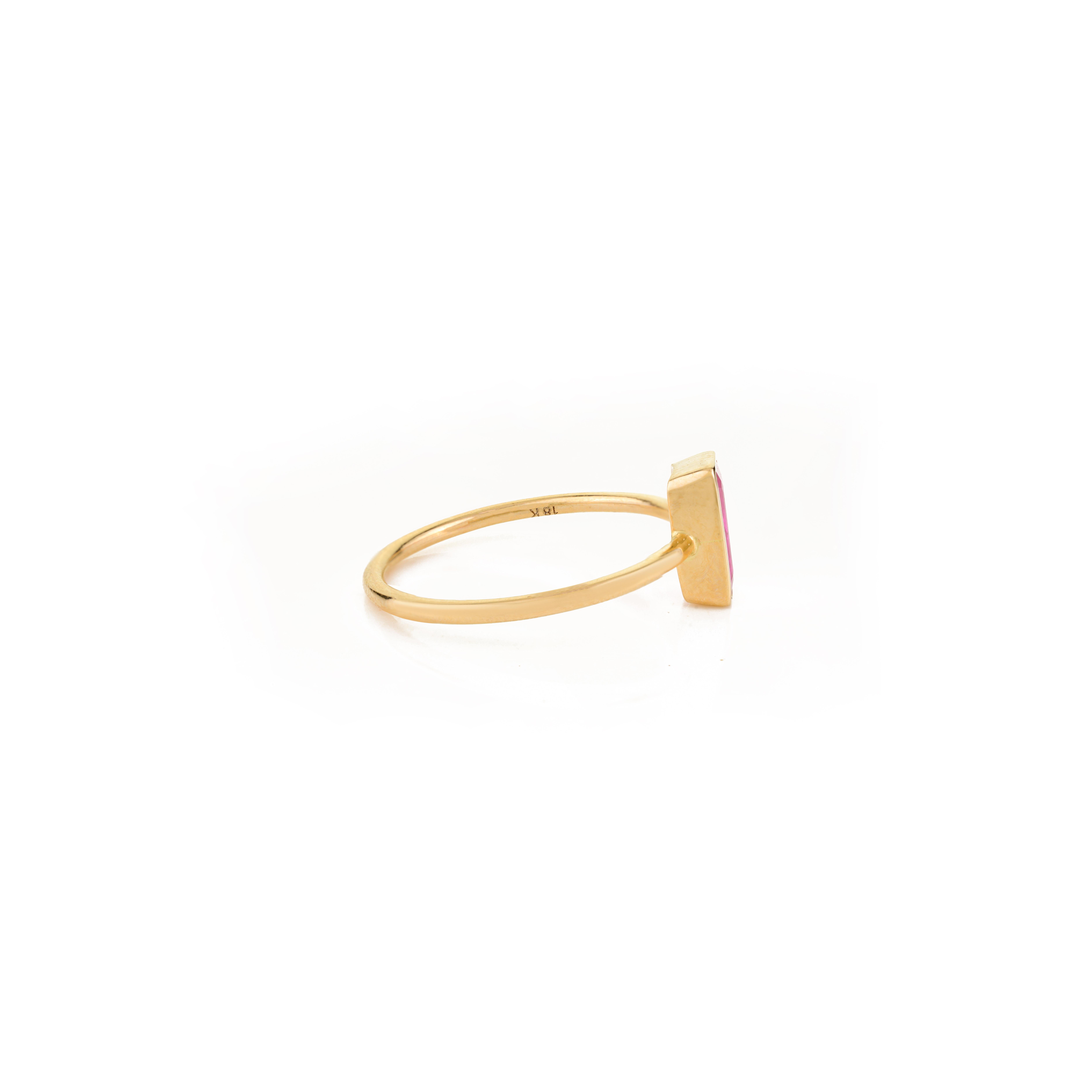 En venta: Natural Baguette-Cut Solitaire Ruby Ring in 18k Yellow Gold Everyday Wear  5