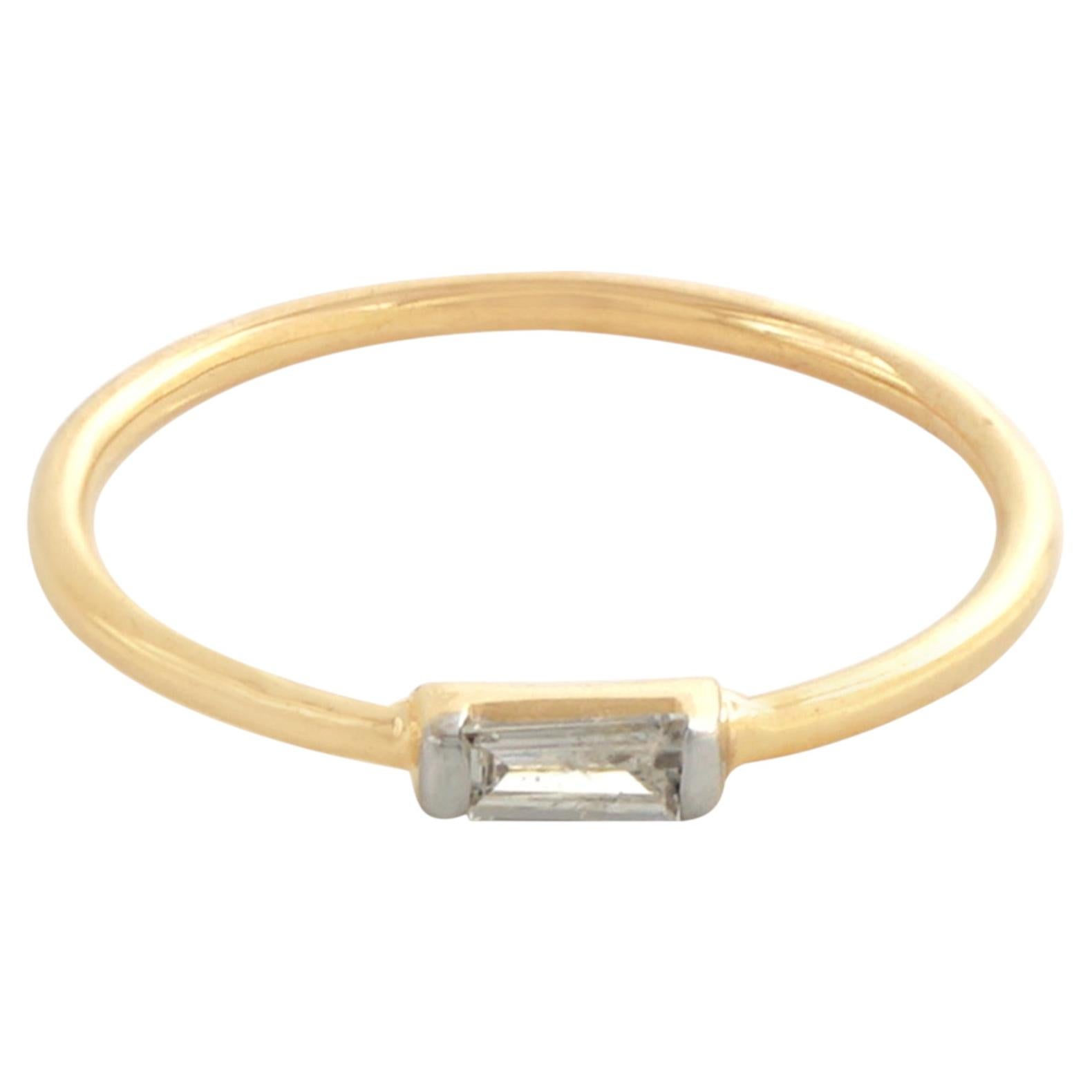 Anello delicato impilabile in oro giallo massiccio 14k con diamante a forma di baguette naturale